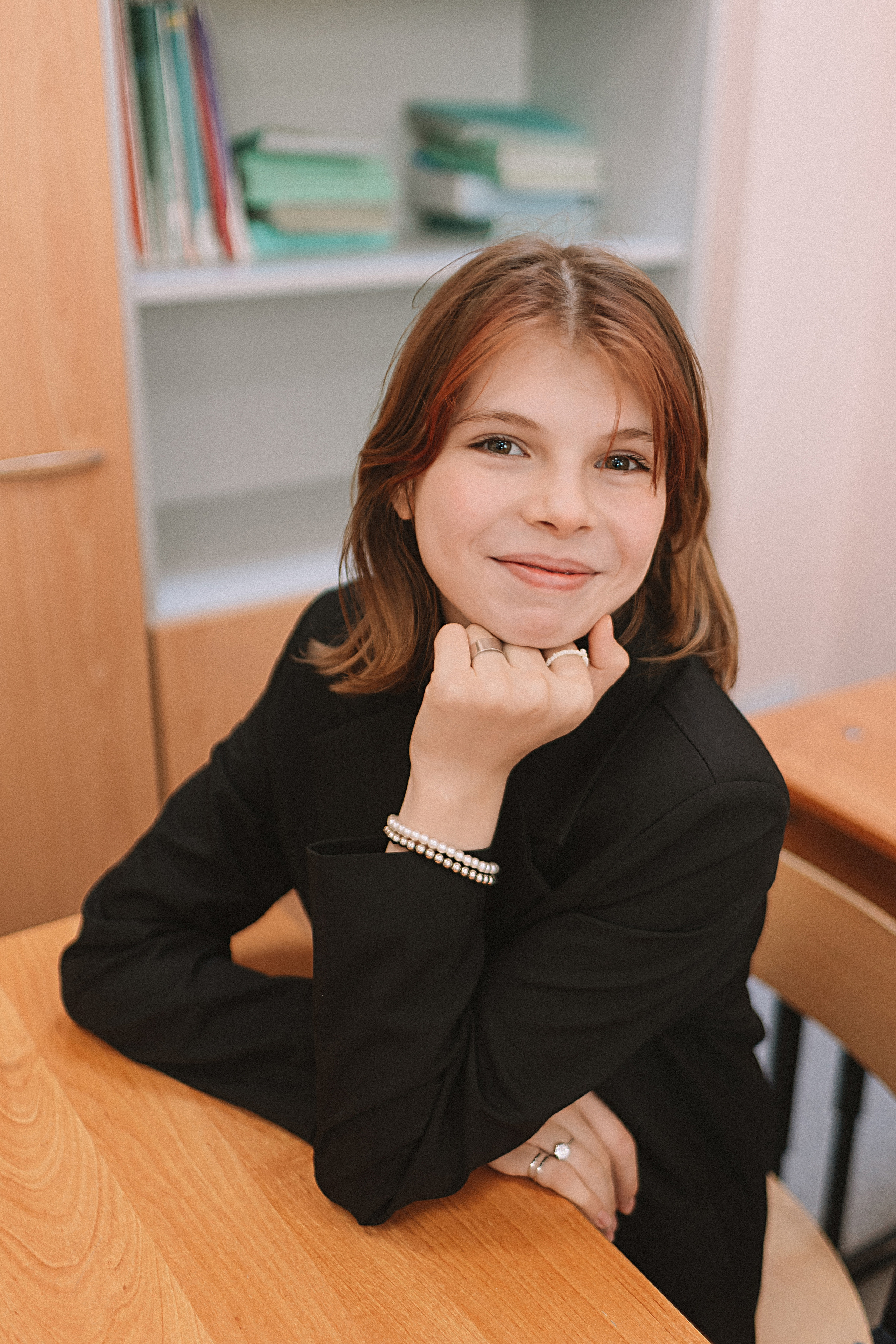 7 класс в стенах школы. Семейный фотограф Тюмень, фотограф на роды Салмина Мария