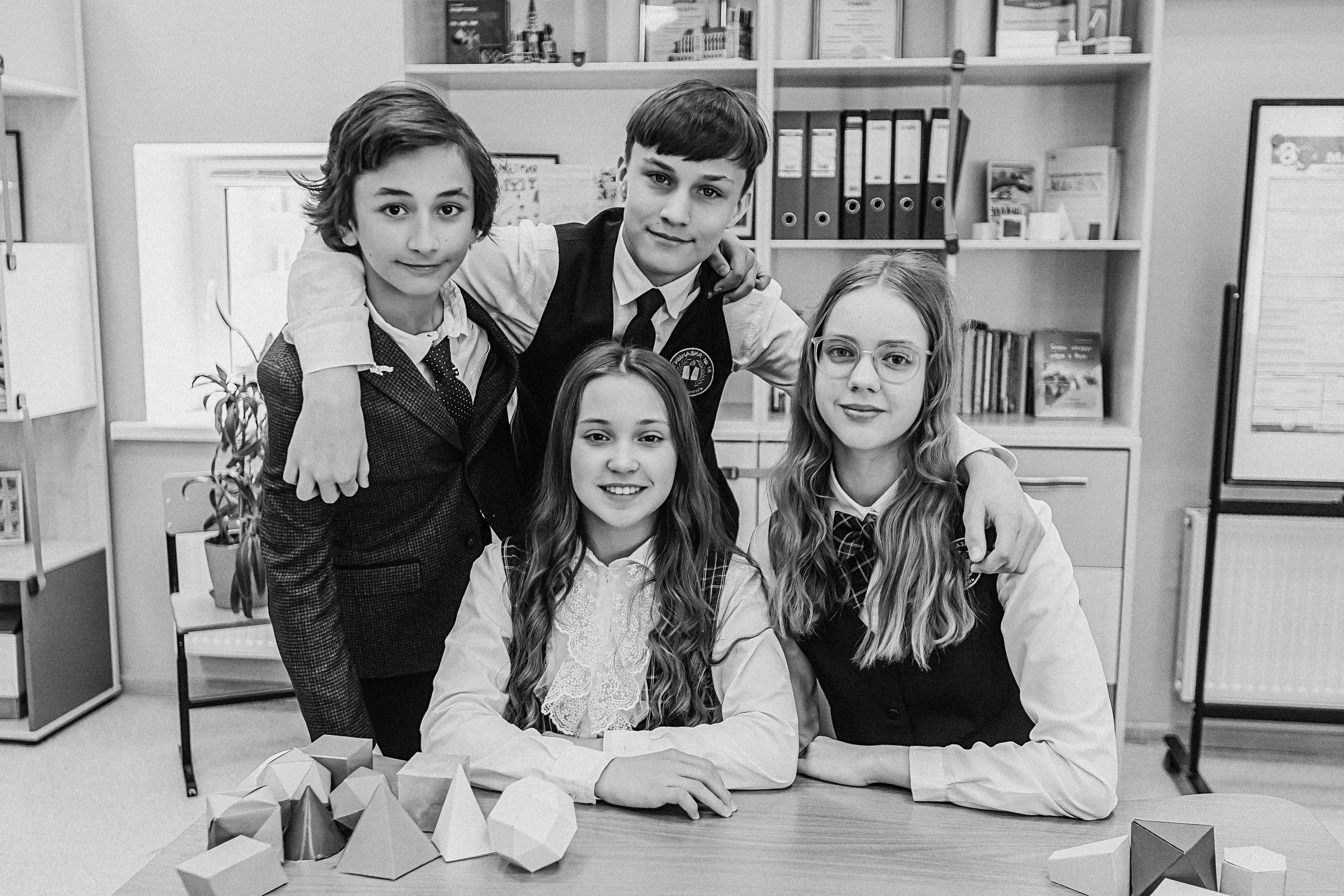 7 класс в кабинете. Семейный фотограф Тюмень, фотограф на роды Салмина Мария