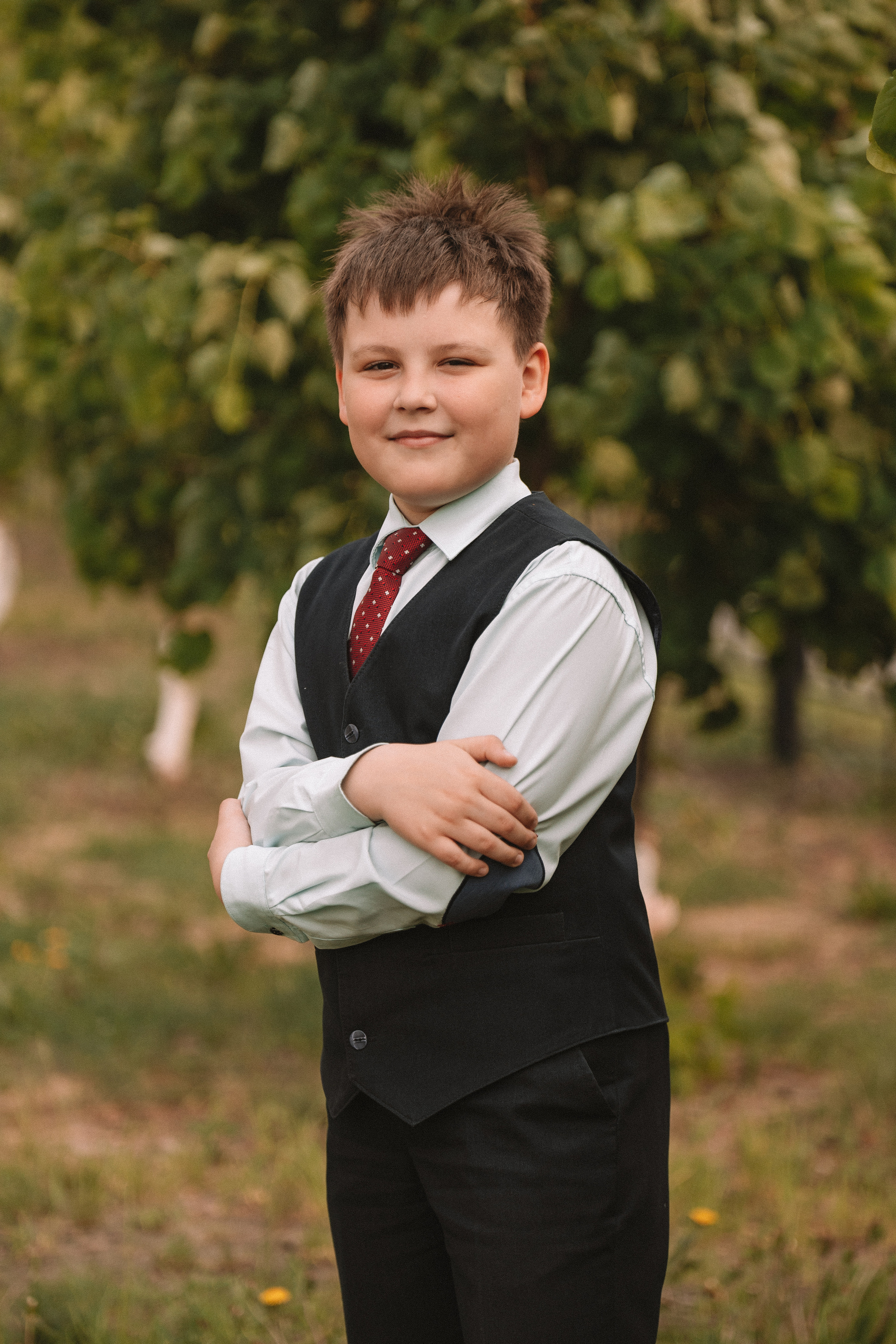 3 класс у школы. Семейный фотограф Тюмень, фотограф на роды Салмина Мария