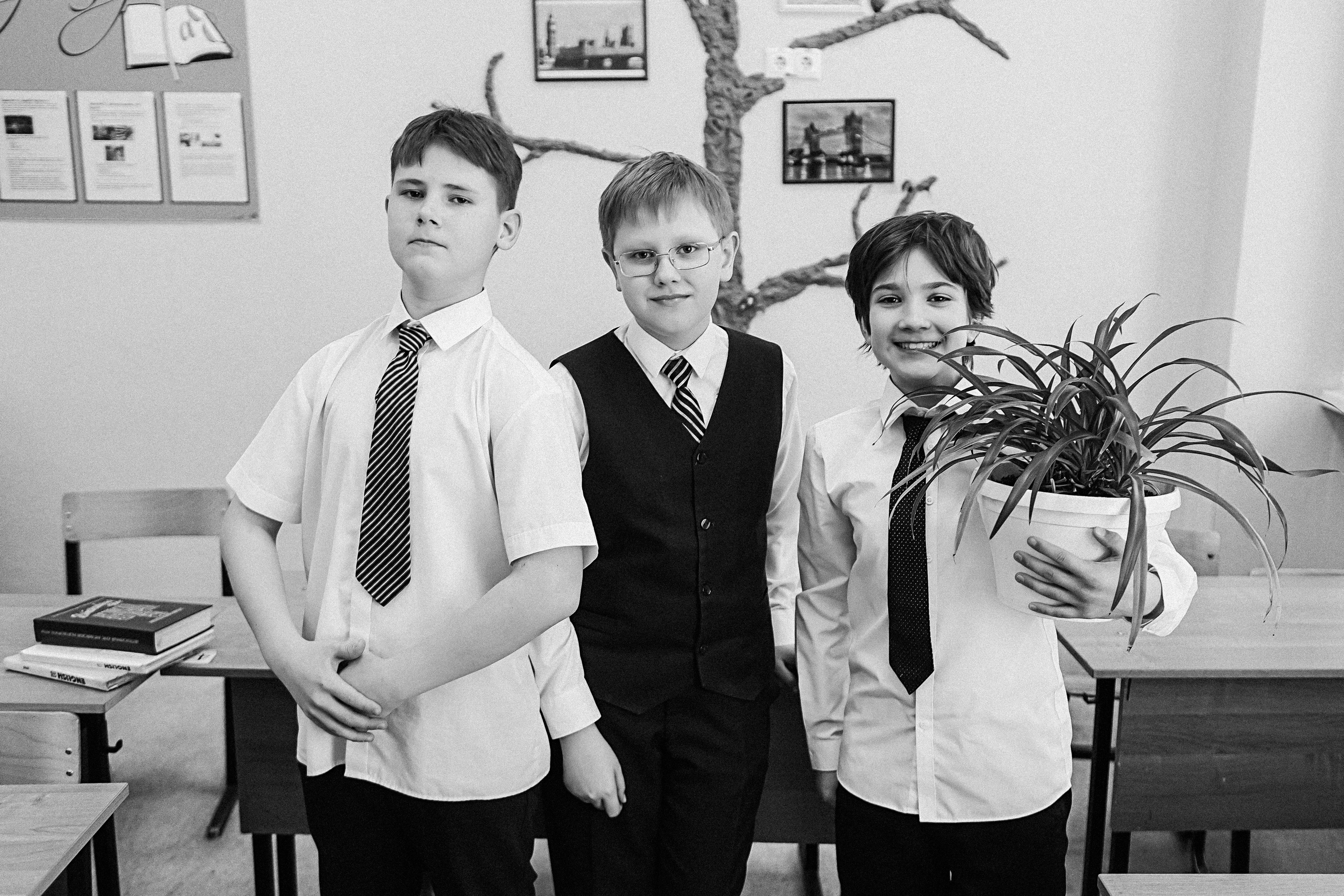 7 класс в стенах школы. Семейный фотограф Тюмень, фотограф на роды Салмина Мария