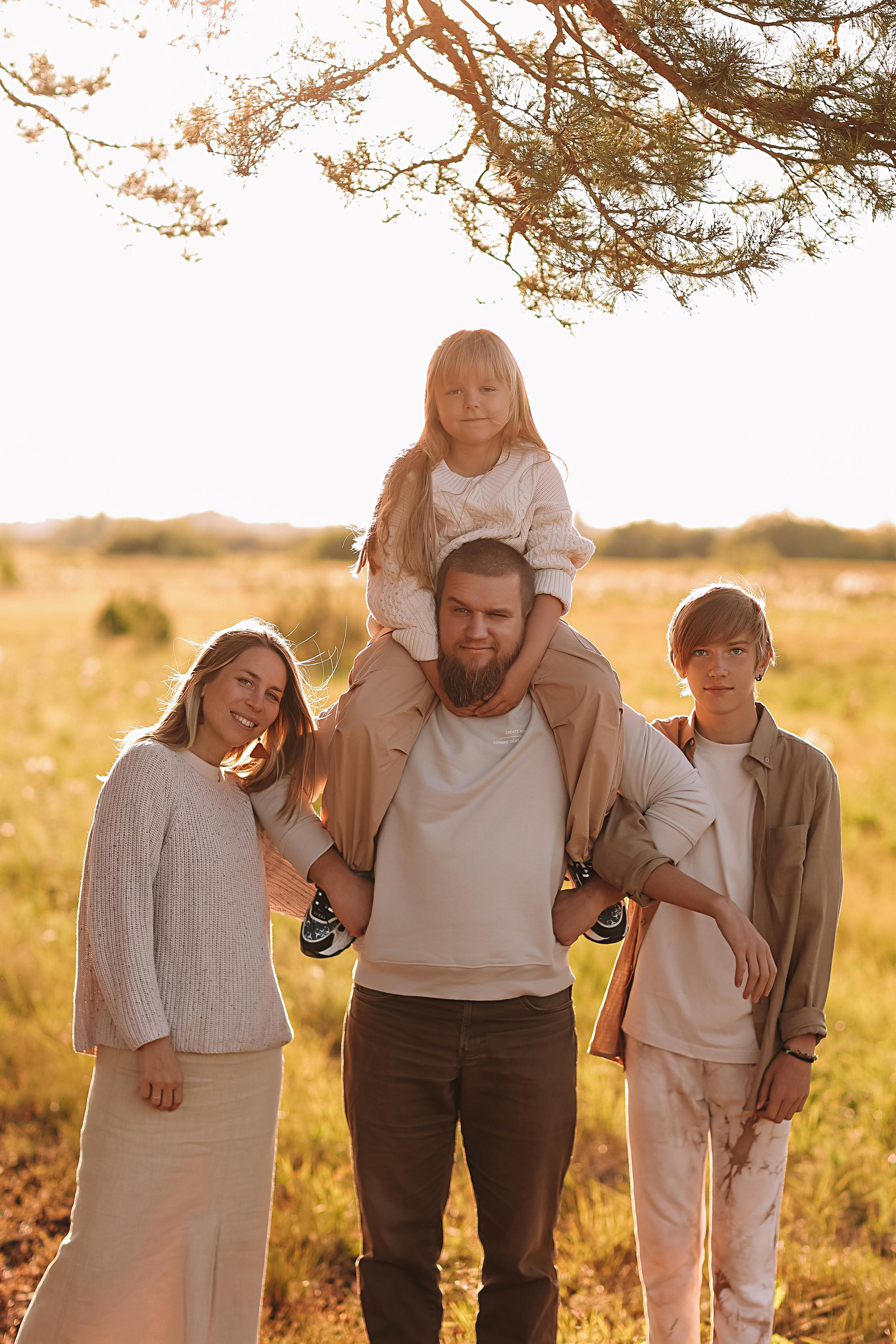 Семейная (каменка). Семейный фотограф Тюмень, фотограф на роды Салмина Мария