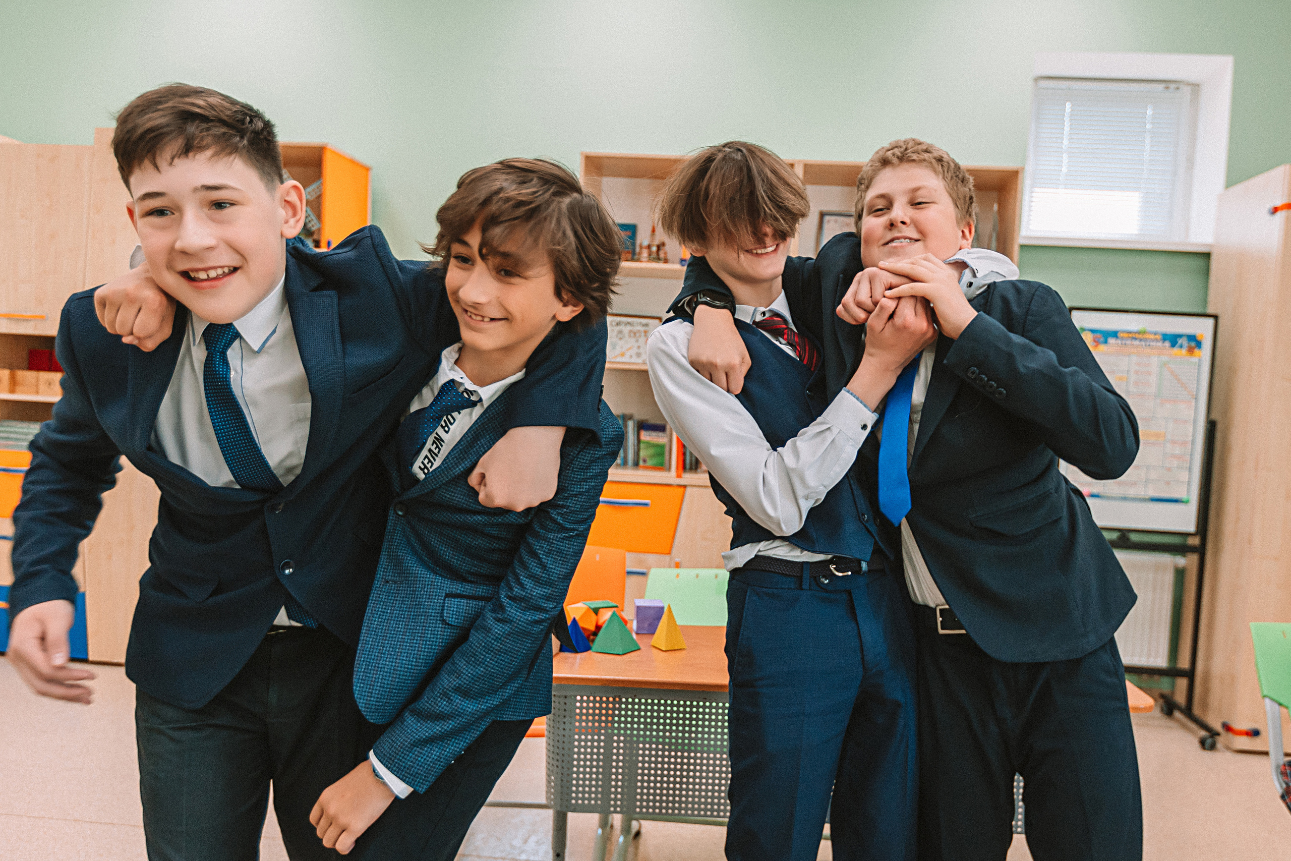 7 класс в кабинете. Семейный фотограф Тюмень, фотограф на роды Салмина Мария