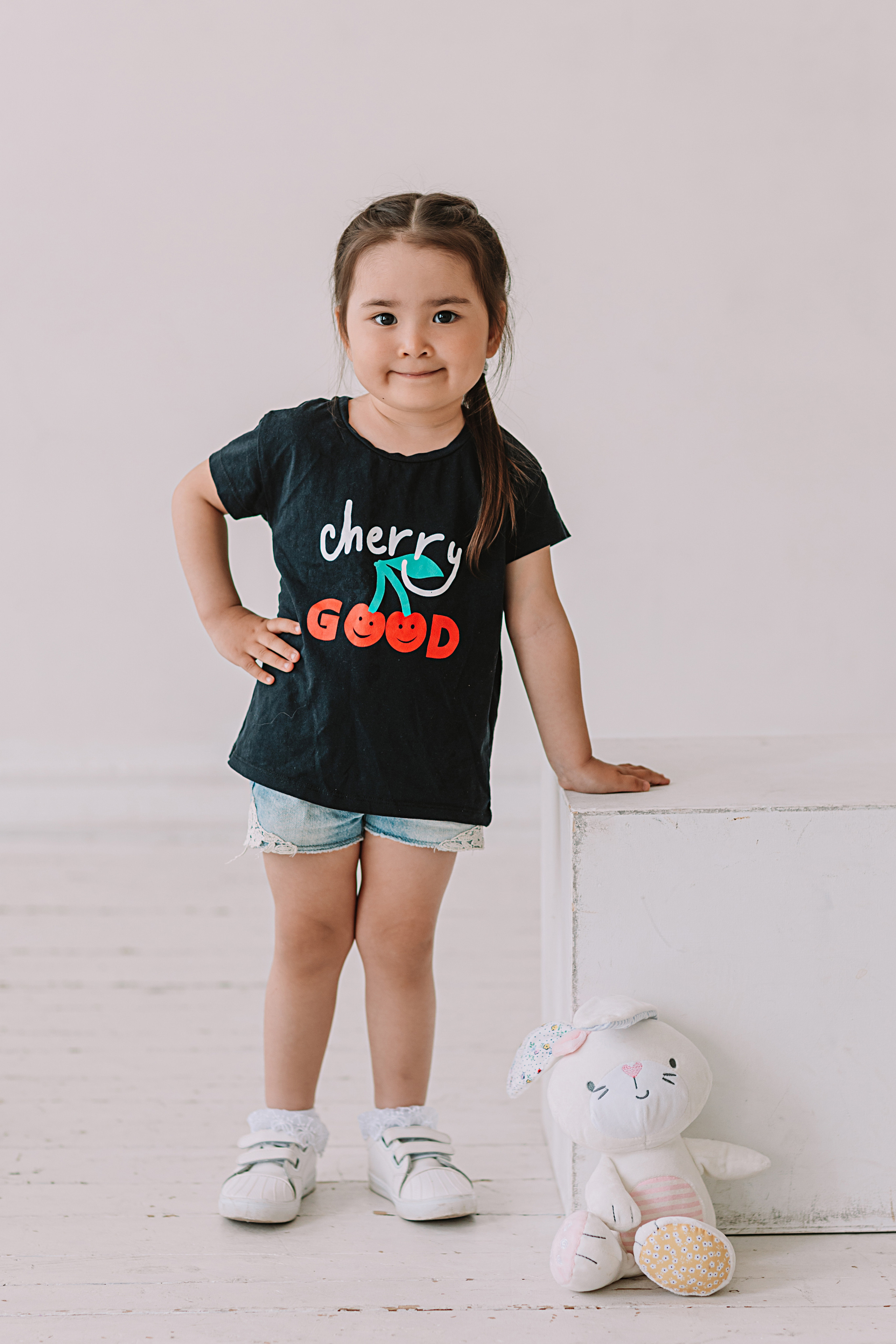 Младшая группа садика в студии. Семейный фотограф Тюмень, фотограф на роды Салмина Мария