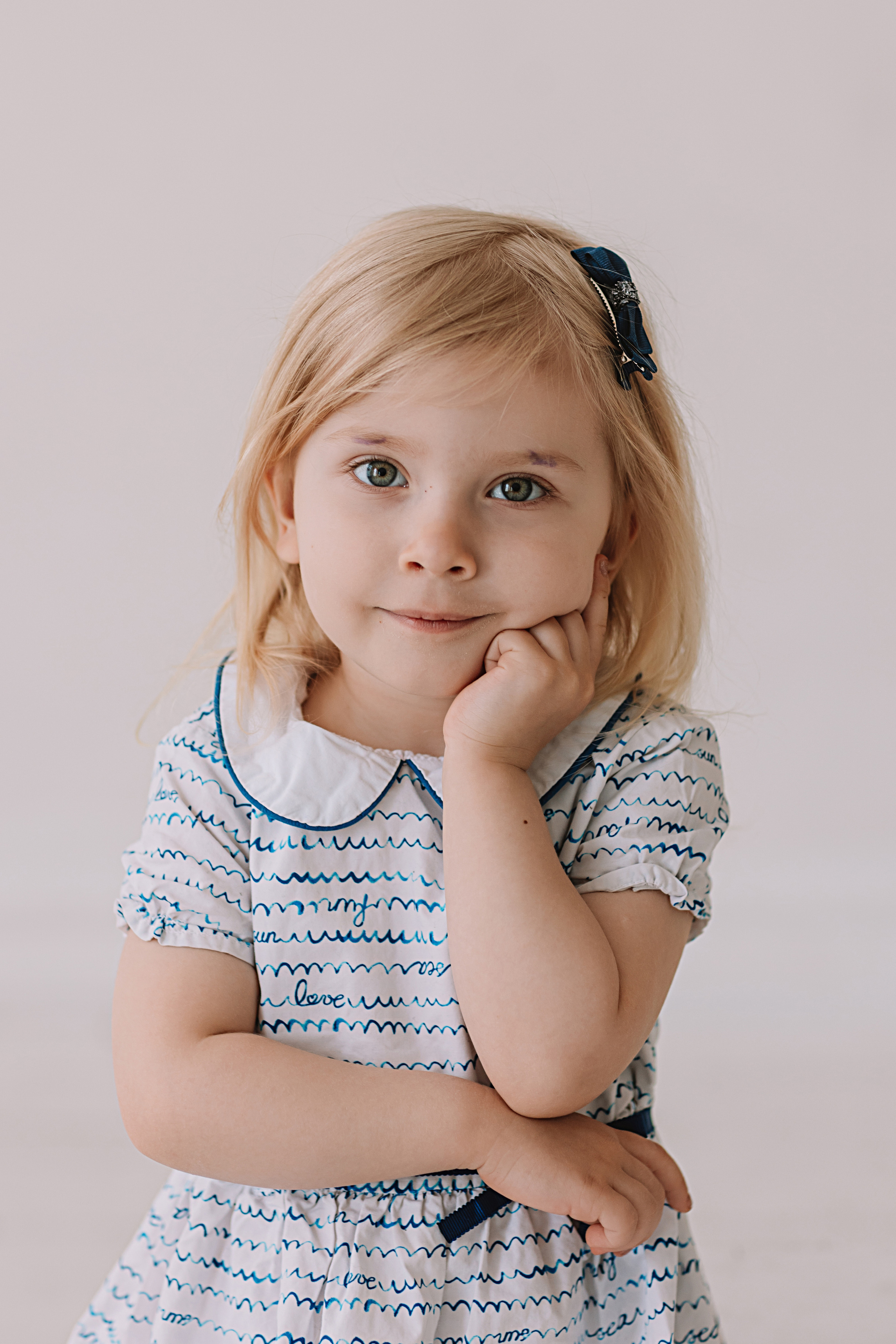 Младшая группа садика в студии. Семейный фотограф Тюмень, фотограф на роды Салмина Мария