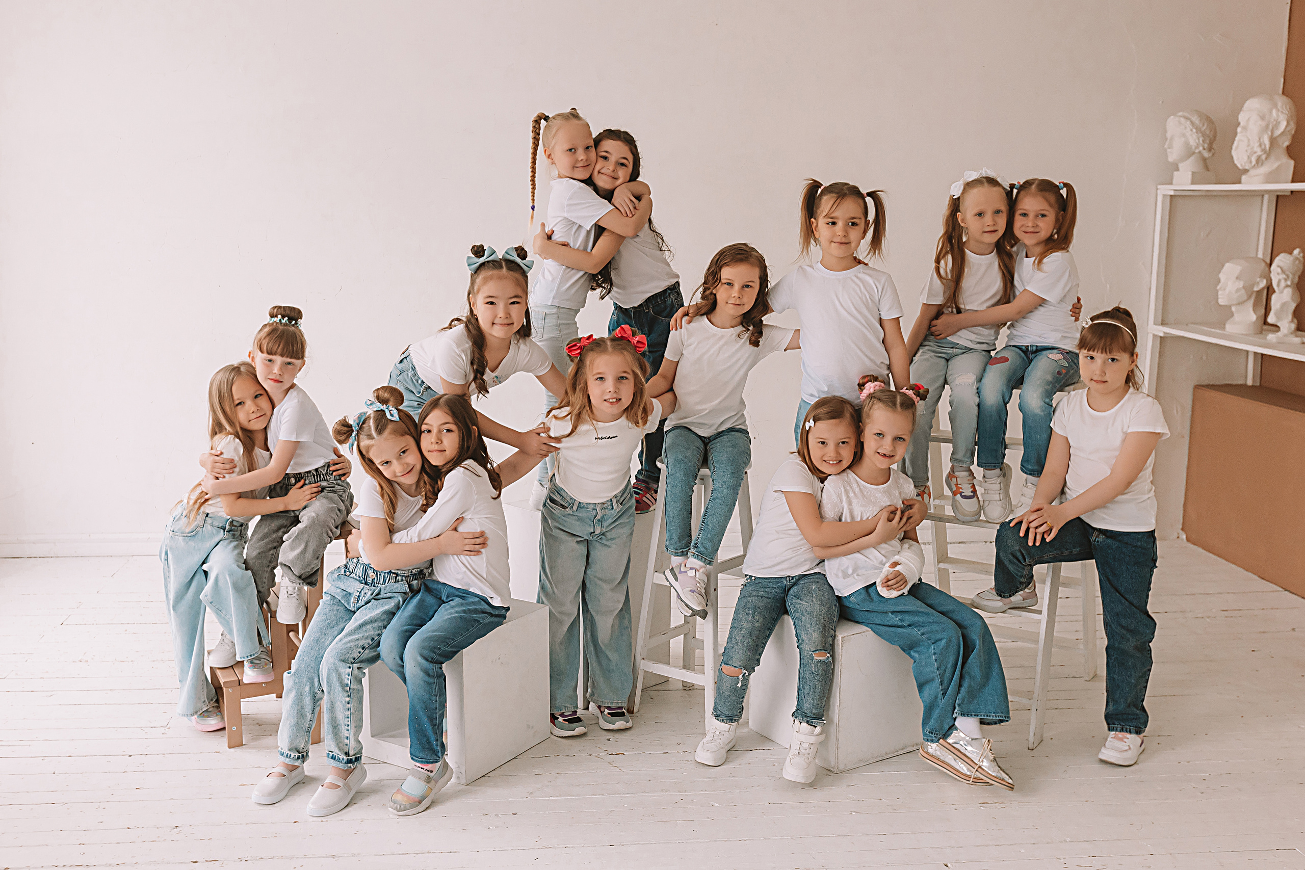 Садик в фотостудии. Семейный фотограф Тюмень, фотограф на роды Салмина Мария