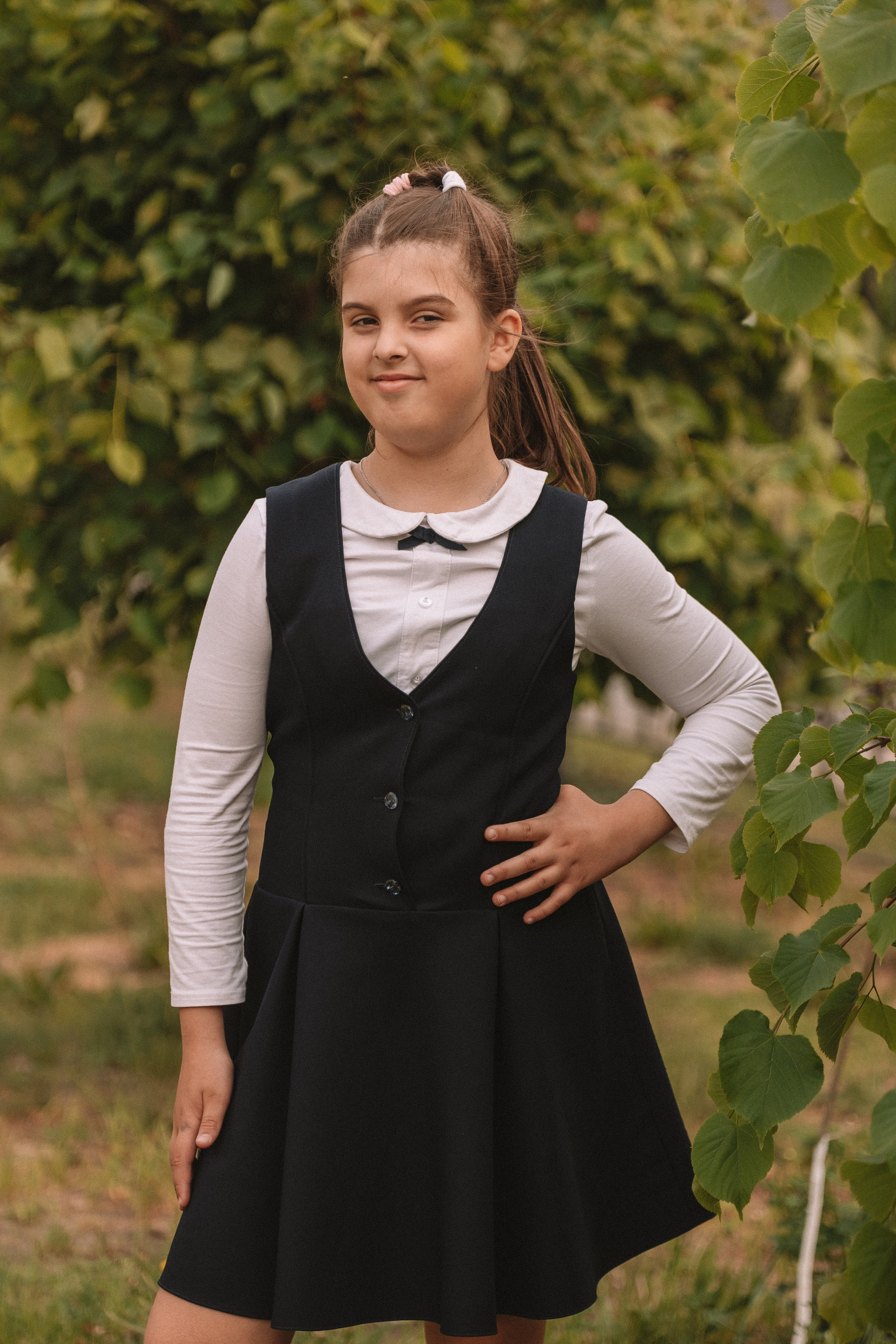 3 класс у школы. Семейный фотограф Тюмень, фотограф на роды Салмина Мария