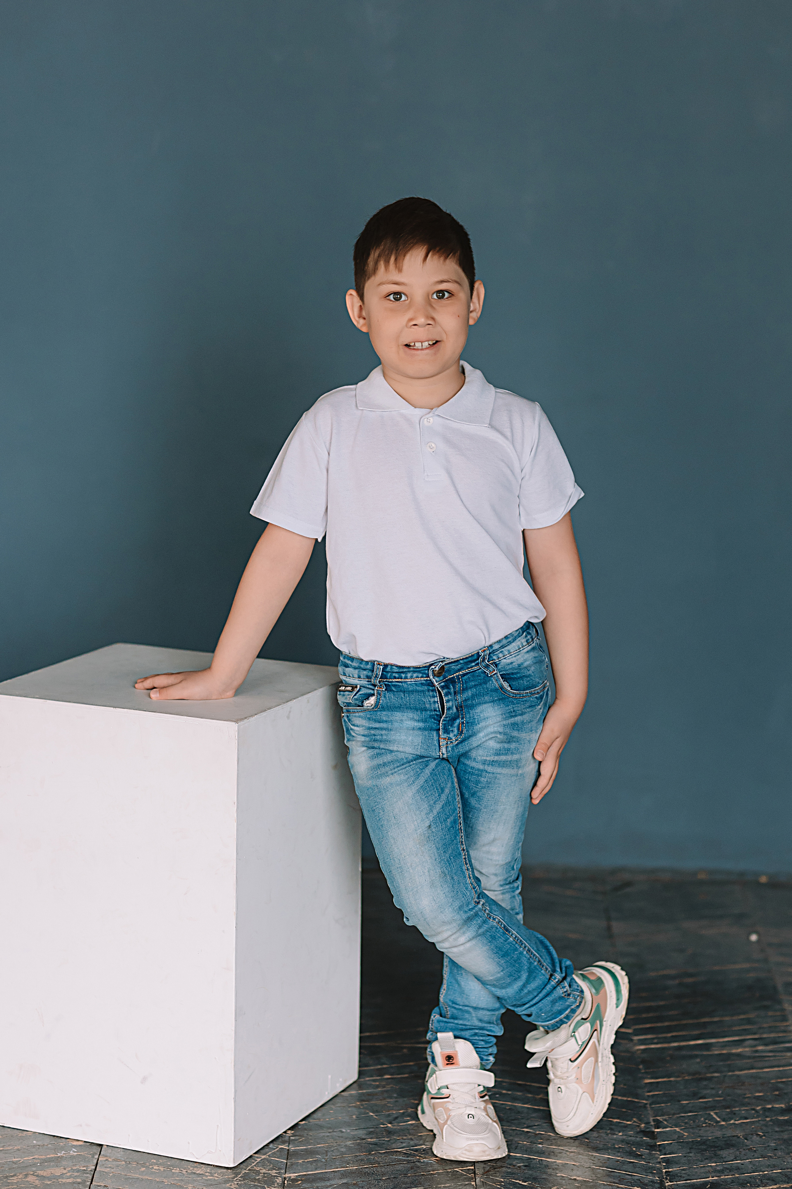 Садик в фотостудии. Семейный фотограф Тюмень, фотограф на роды Салмина Мария