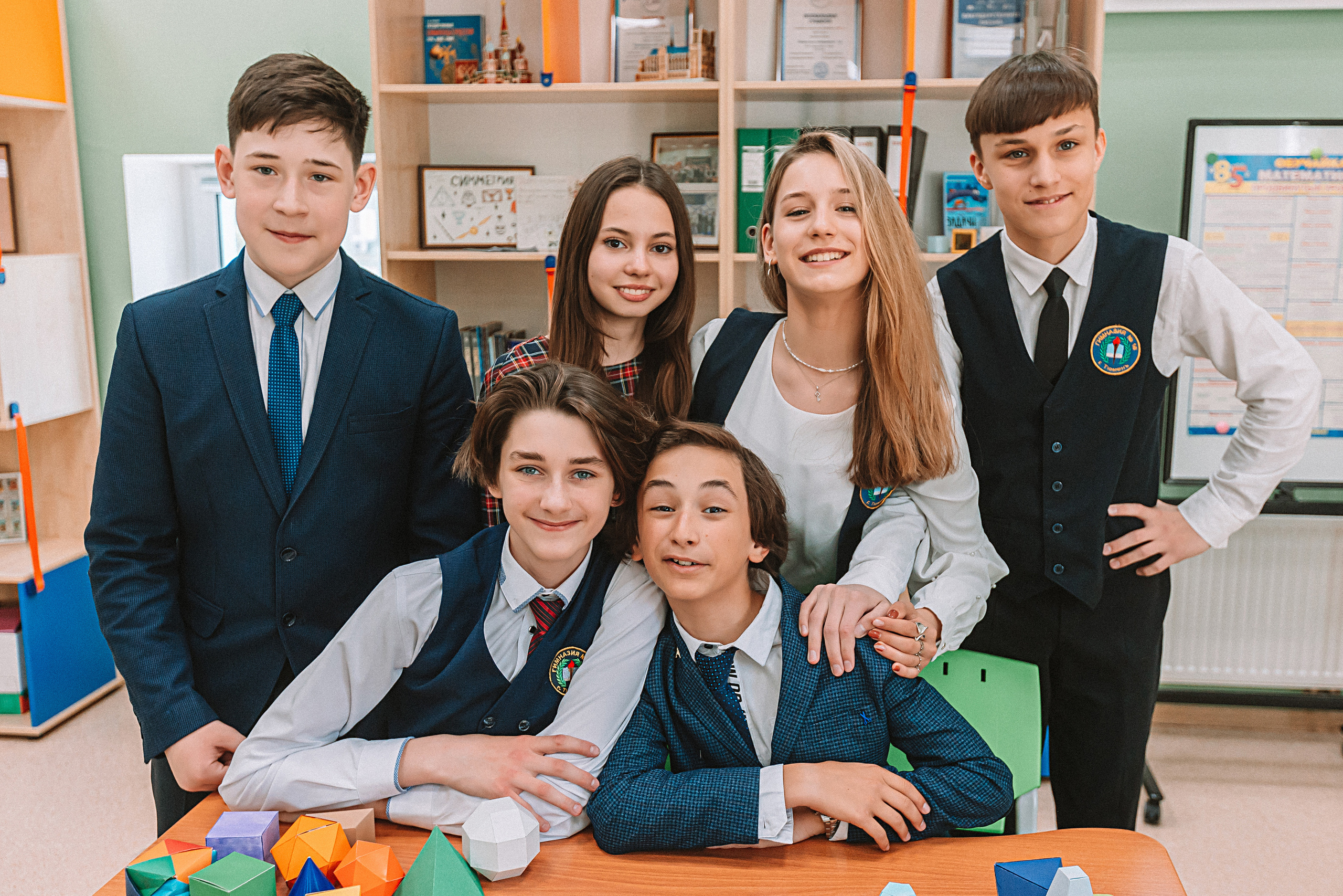 7 класс в кабинете. Семейный фотограф Тюмень, фотограф на роды Салмина Мария