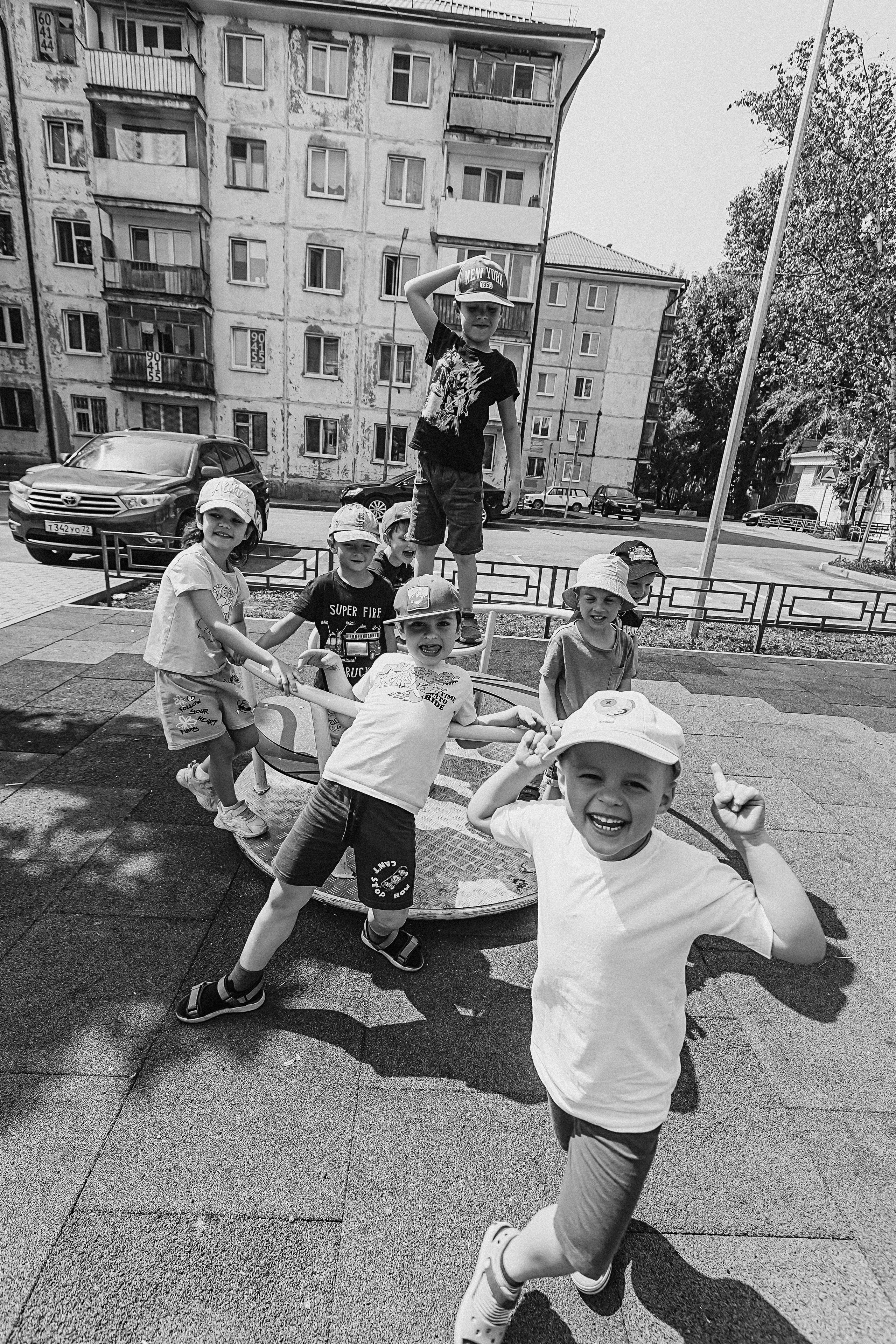 Один день в саду (частный). Семейный фотограф Тюмень, фотограф на роды Салмина Мария