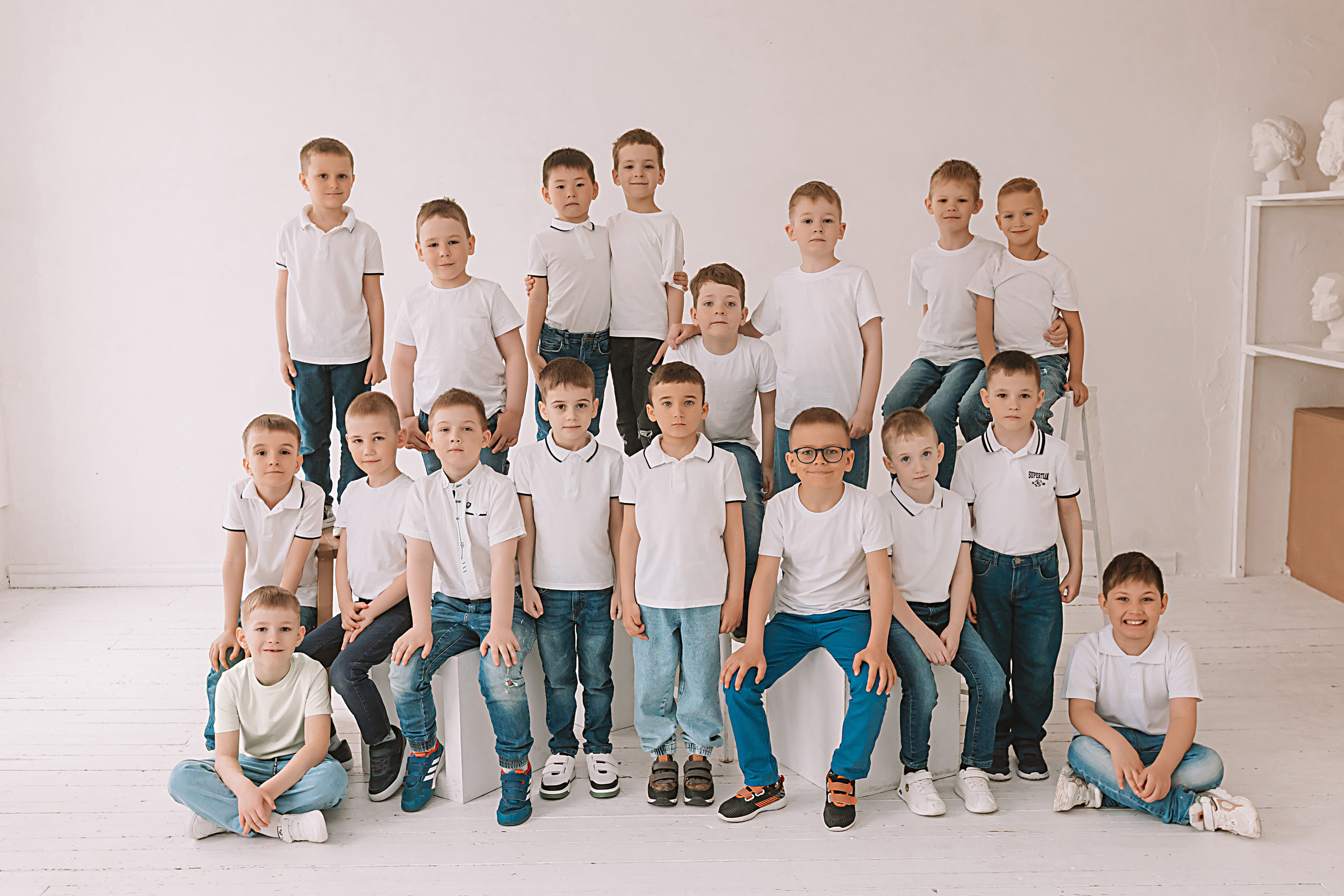 Садик в фотостудии. Семейный фотограф Тюмень, фотограф на роды Салмина Мария