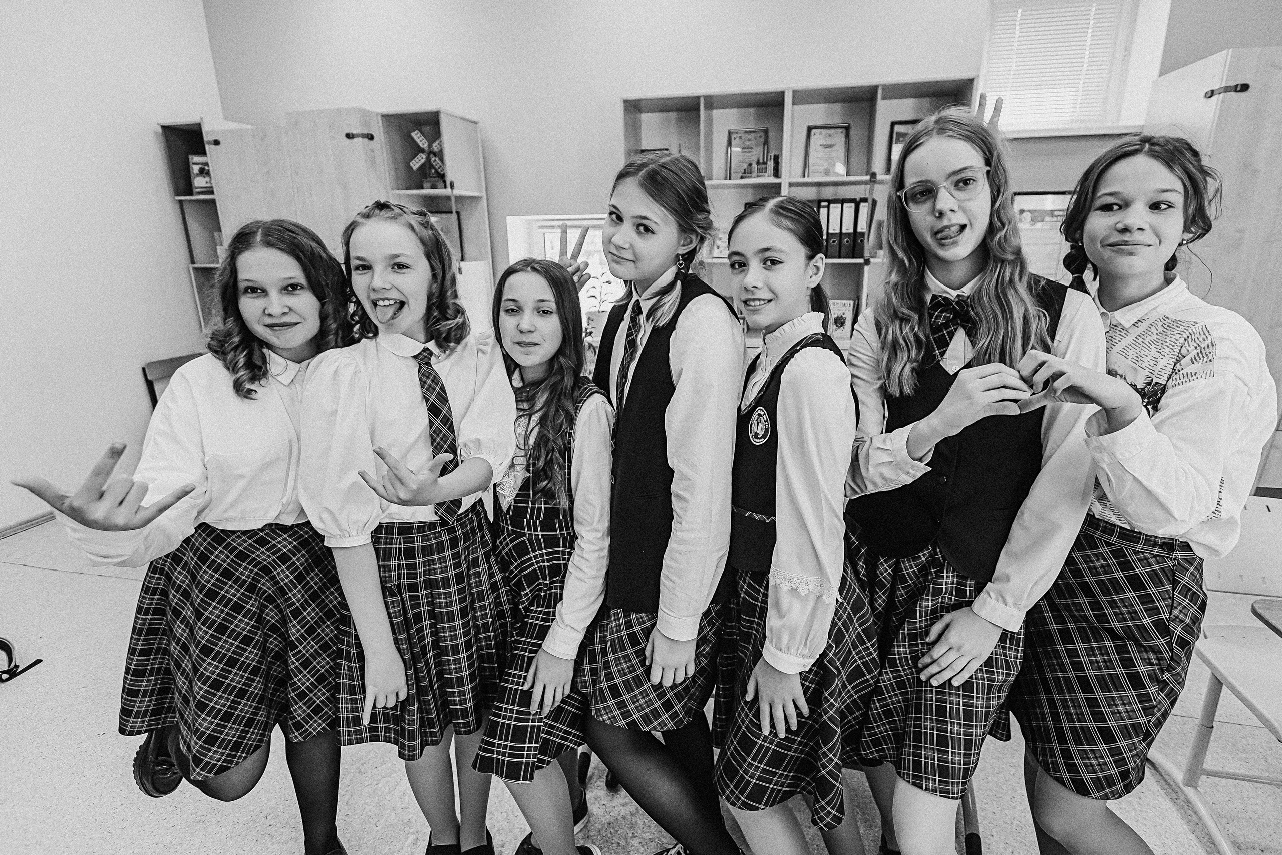 7 класс в кабинете. Семейный фотограф Тюмень, фотограф на роды Салмина Мария