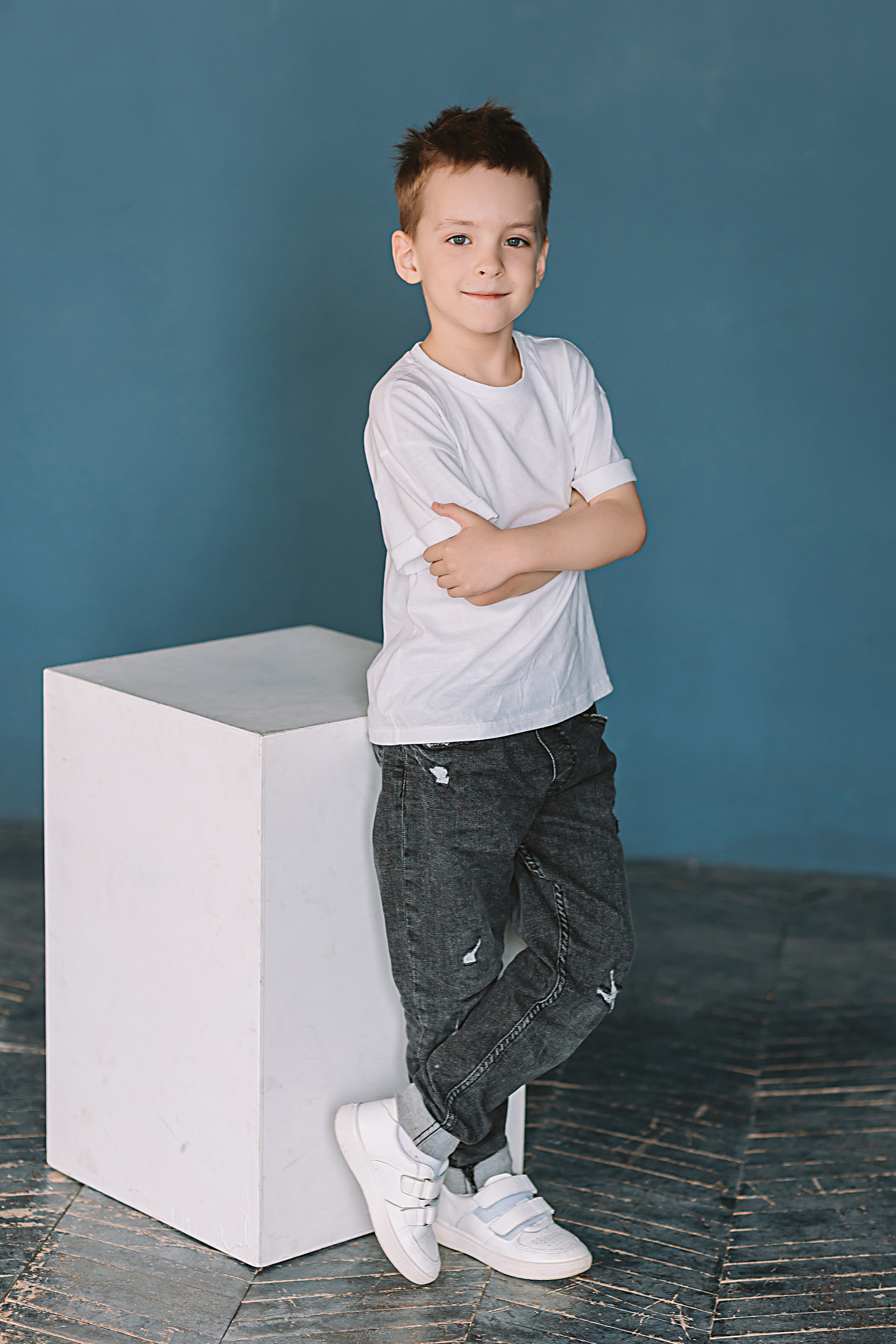 Садик в фотостудии. Семейный фотограф Тюмень, фотограф на роды Салмина Мария