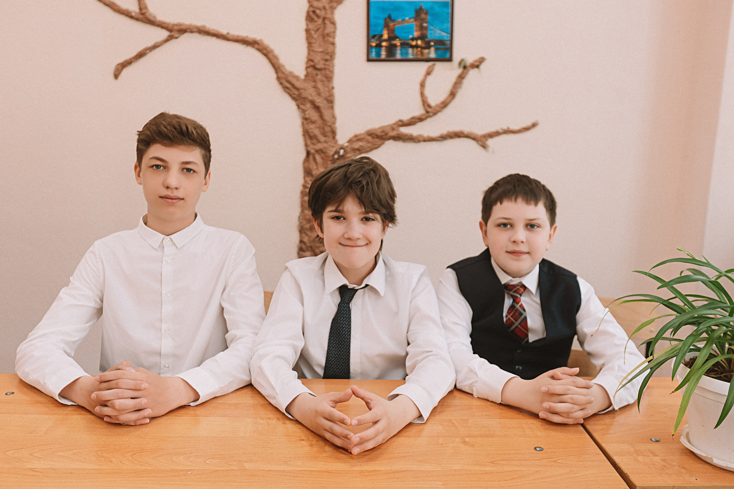 7 класс в стенах школы. Семейный фотограф Тюмень, фотограф на роды Салмина Мария