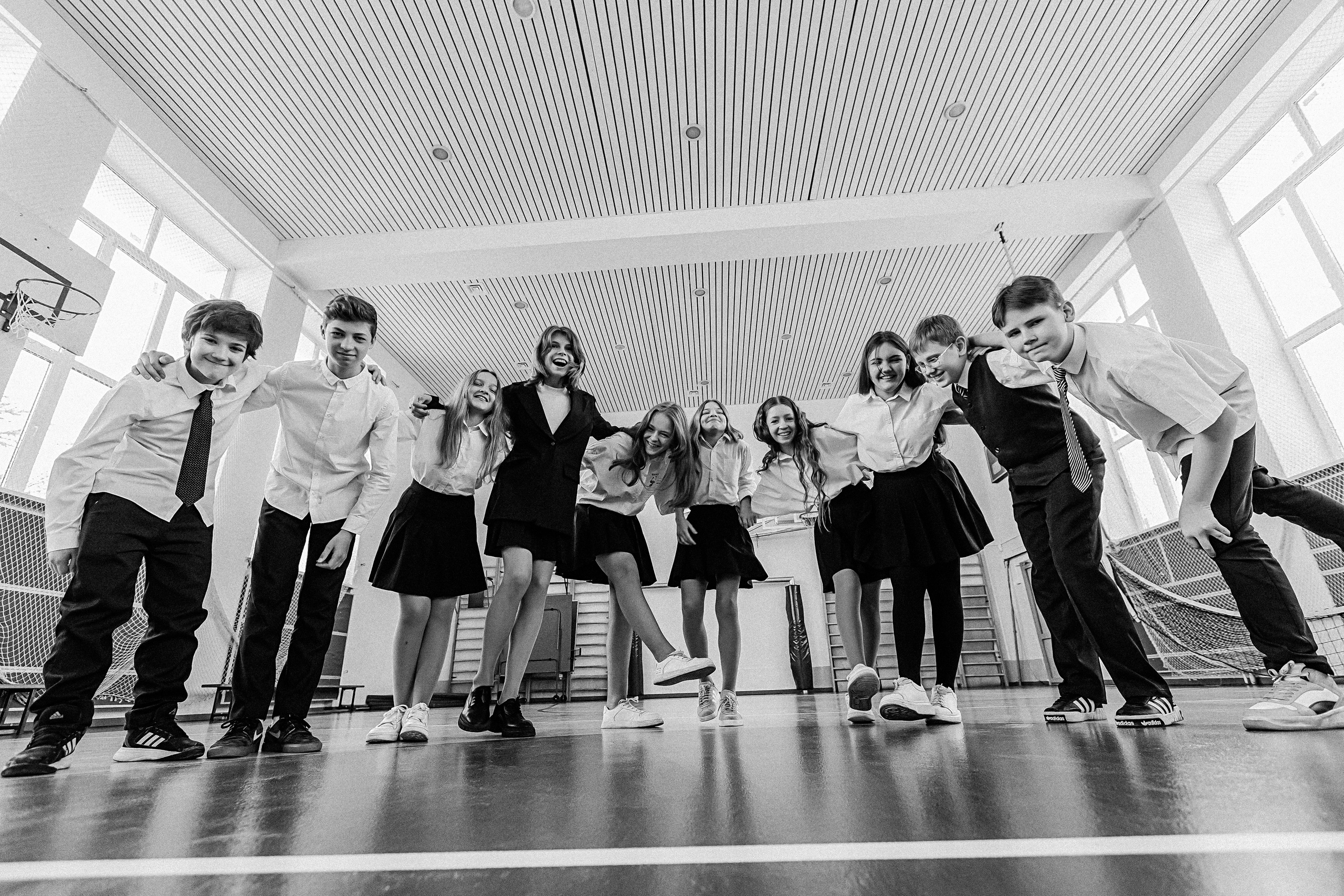 7 класс в стенах школы. Семейный фотограф Тюмень, фотограф на роды Салмина Мария