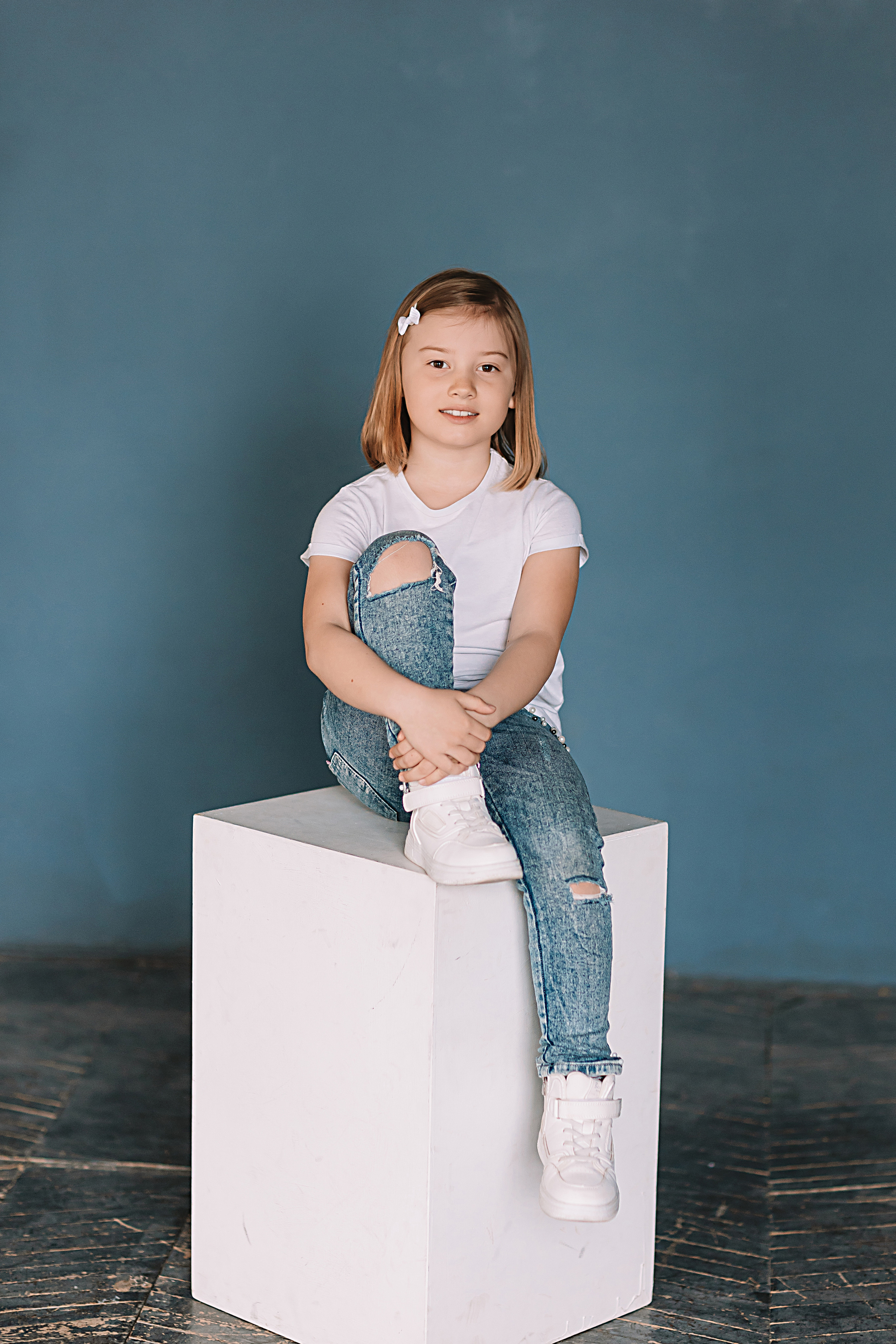 Садик в фотостудии. Семейный фотограф Тюмень, фотограф на роды Салмина Мария