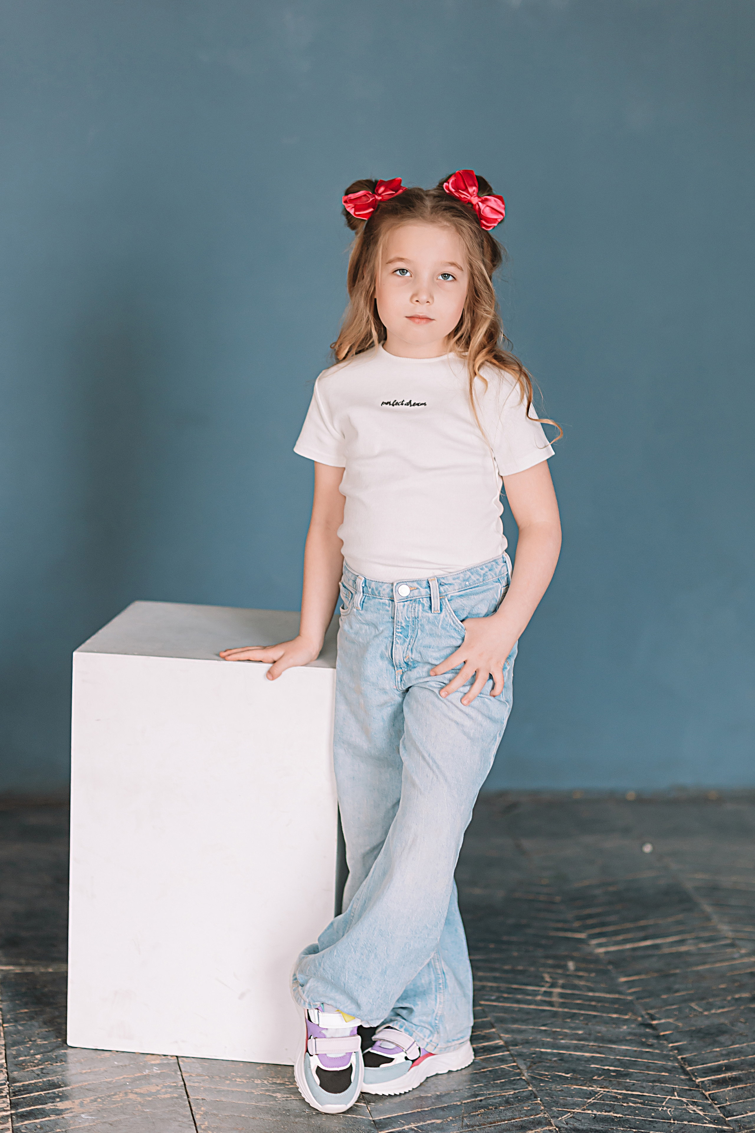 Садик в фотостудии. Семейный фотограф Тюмень, фотограф на роды Салмина Мария