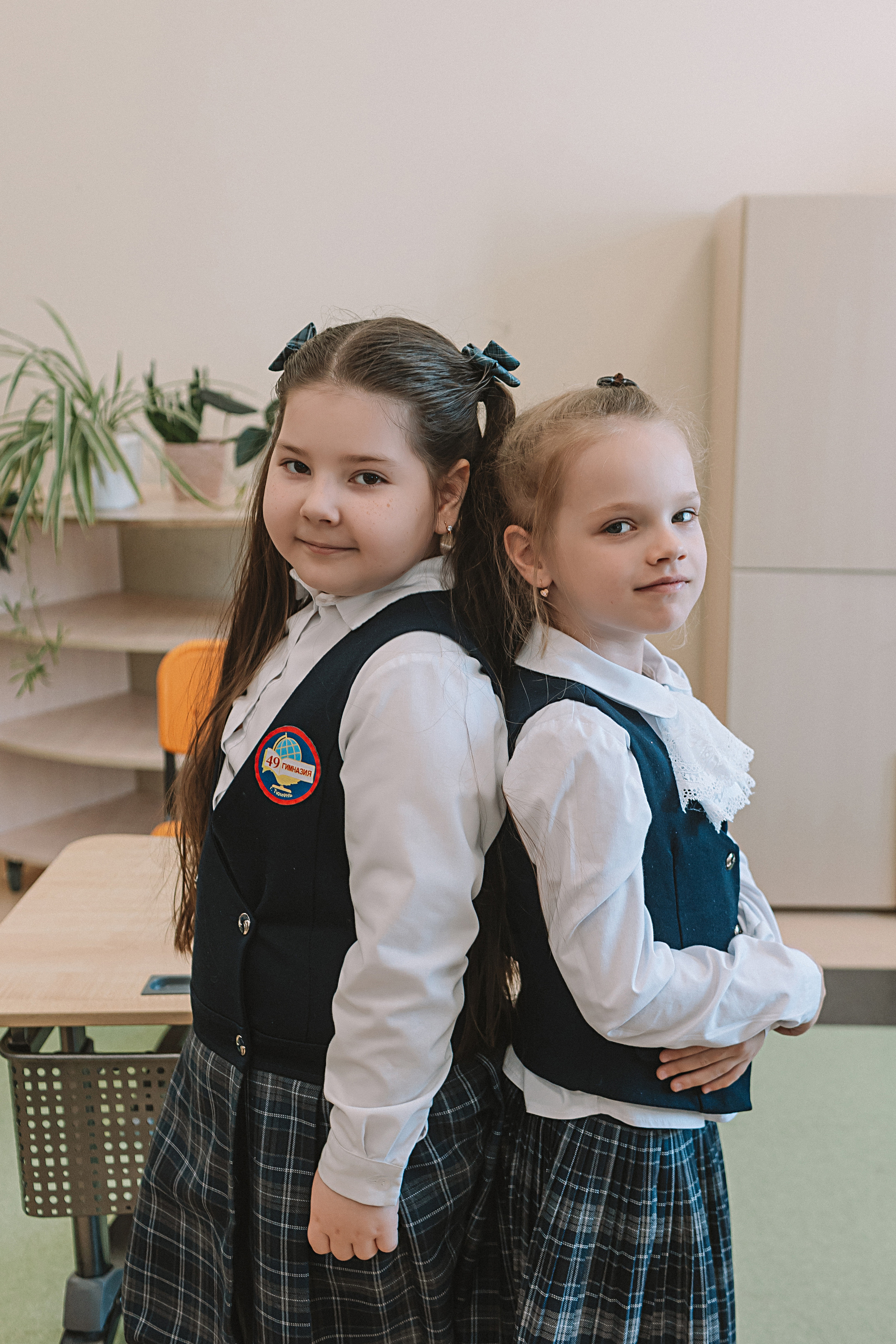 1 класс в кабинете. Семейный фотограф Тюмень, фотограф на роды Салмина Мария