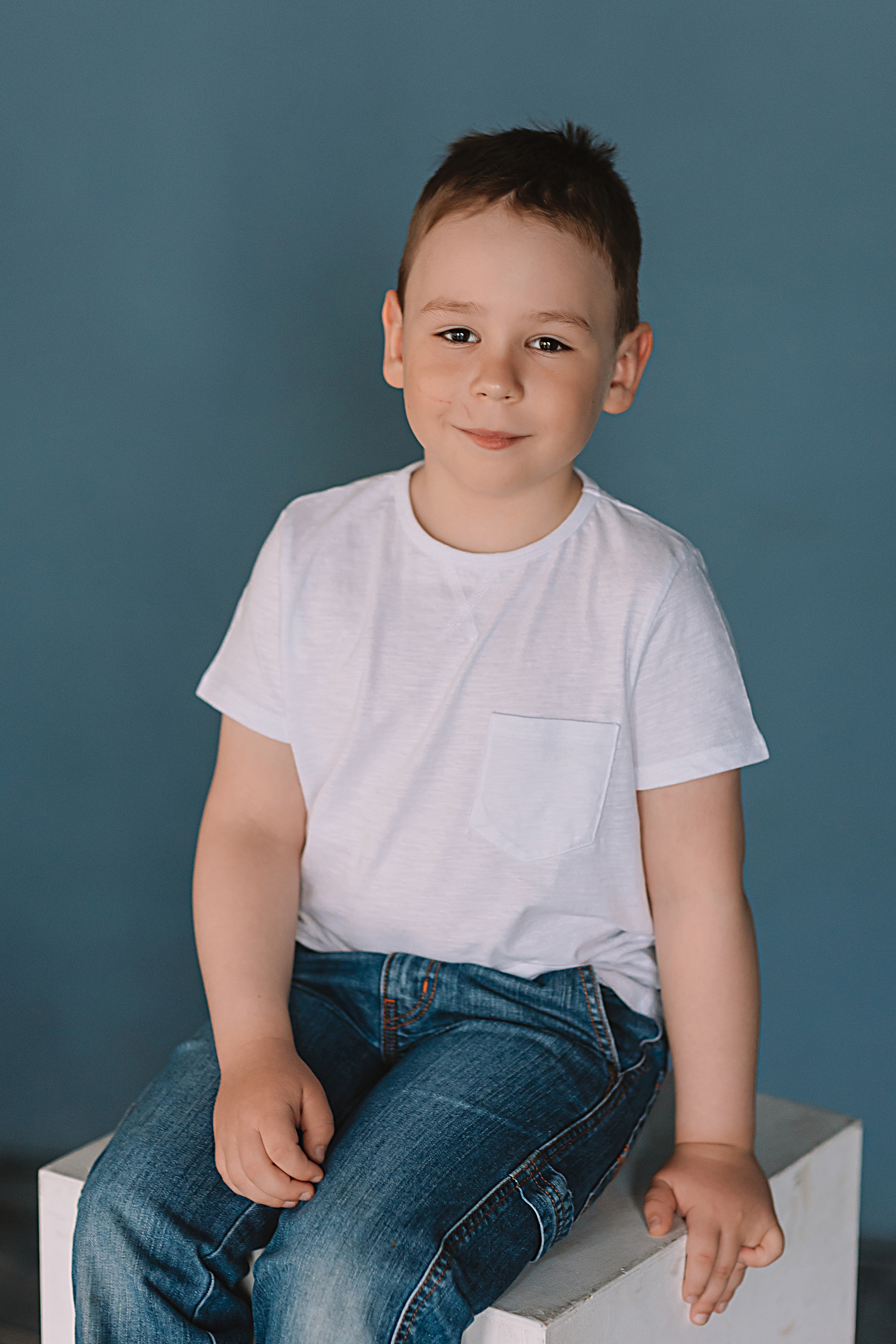 Садик в фотостудии. Семейный фотограф Тюмень, фотограф на роды Салмина Мария