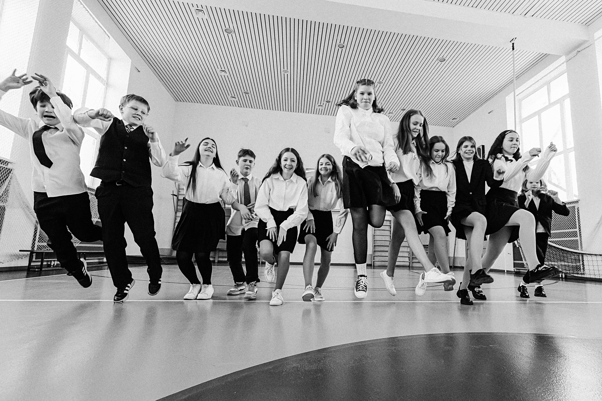 7 класс в стенах школы. Семейный фотограф Тюмень, фотограф на роды Салмина Мария