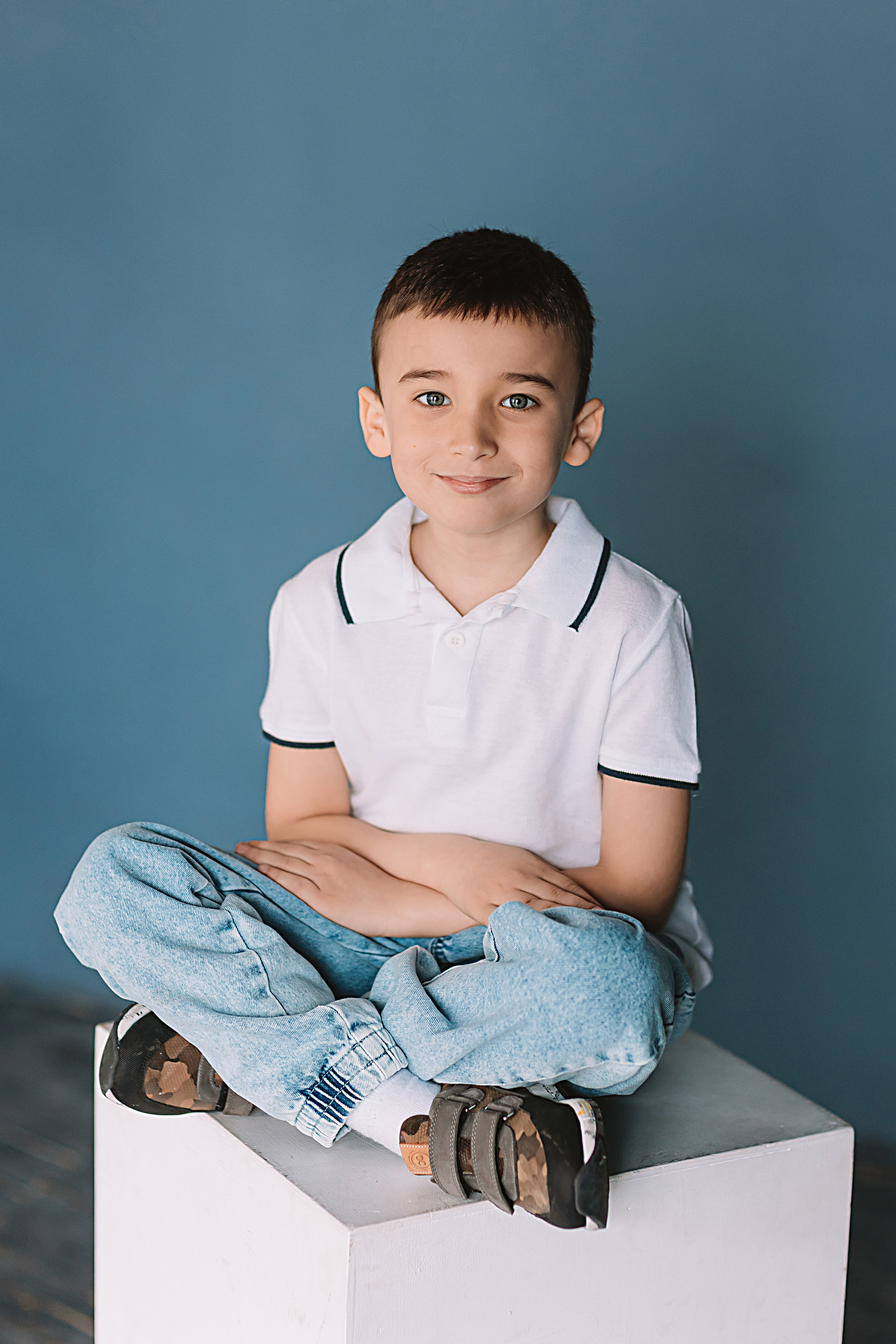 Садик в фотостудии. Семейный фотограф Тюмень, фотограф на роды Салмина Мария