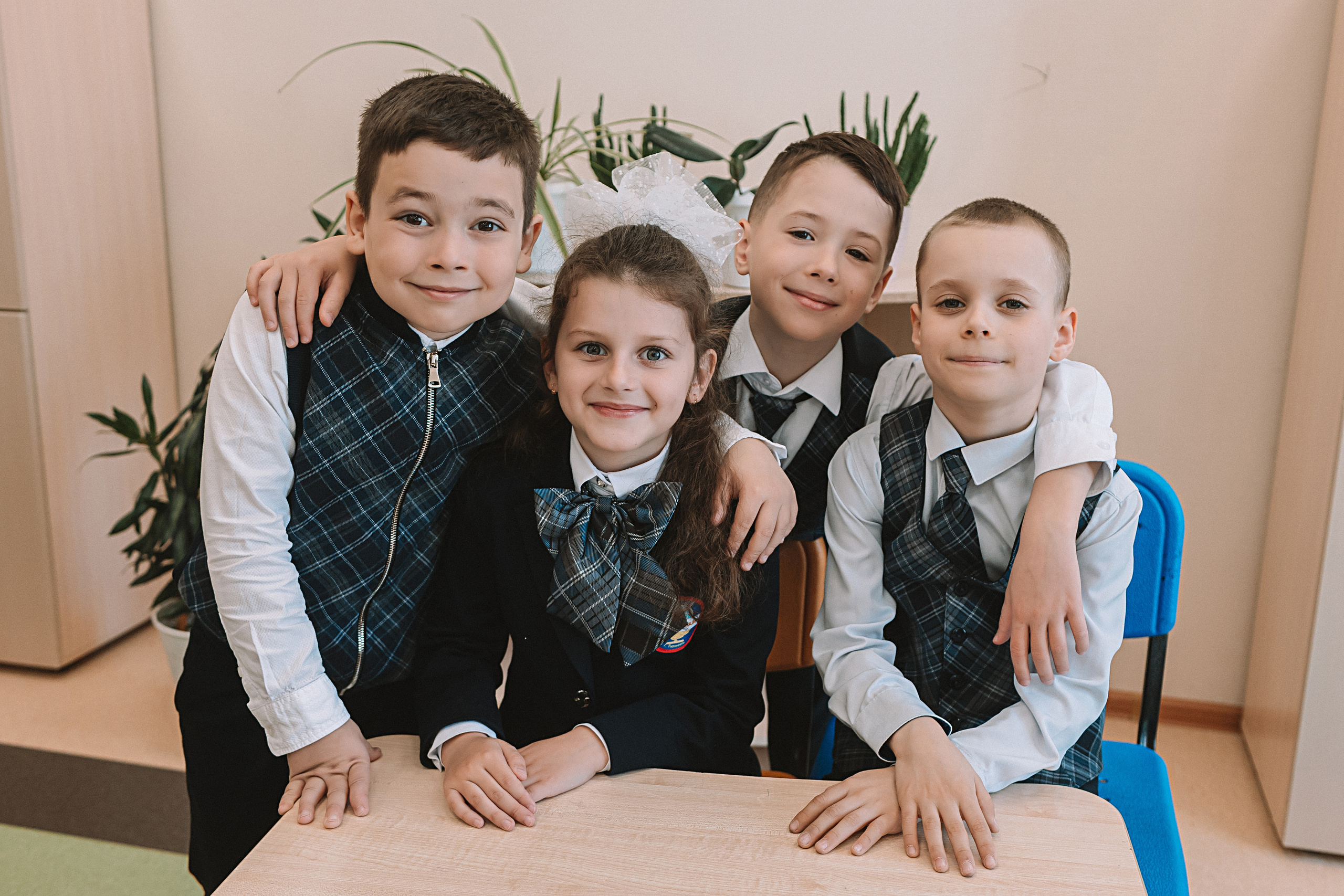 1 класс в кабинете. Семейный фотограф Тюмень, фотограф на роды Салмина Мария