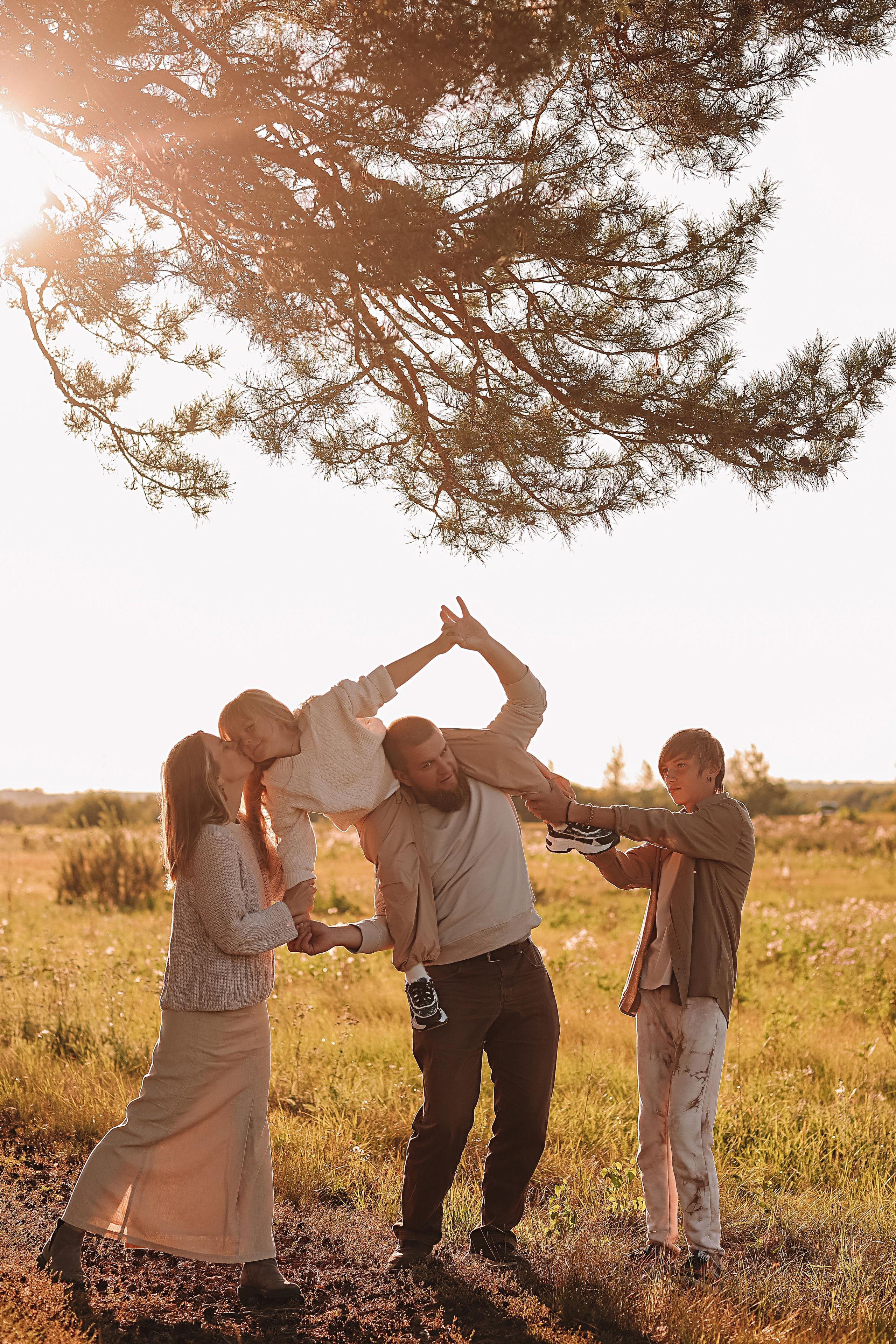 Семейная (каменка). Семейный фотограф Тюмень, фотограф на роды Салмина Мария