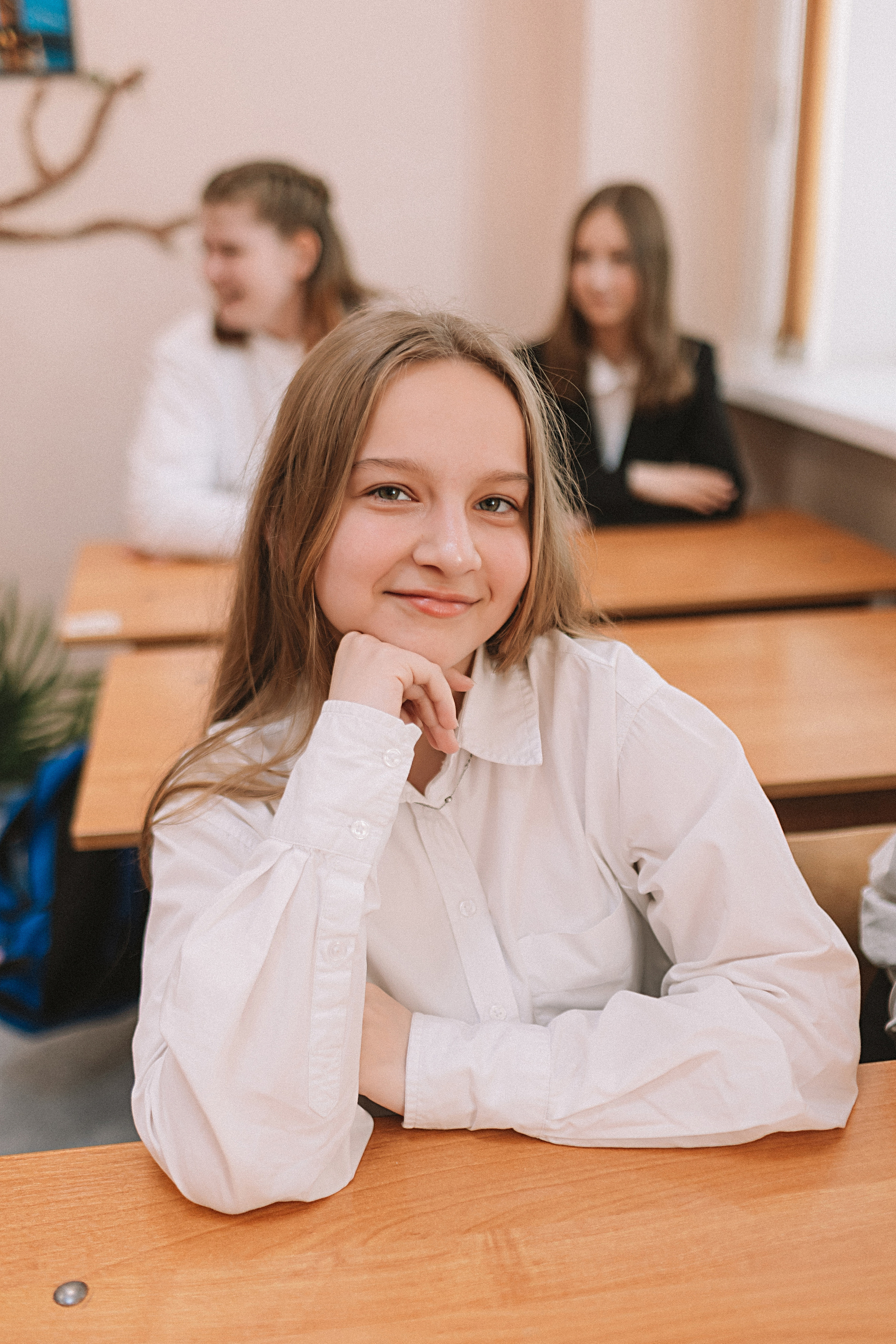 7 класс в стенах школы. Семейный фотограф Тюмень, фотограф на роды Салмина Мария