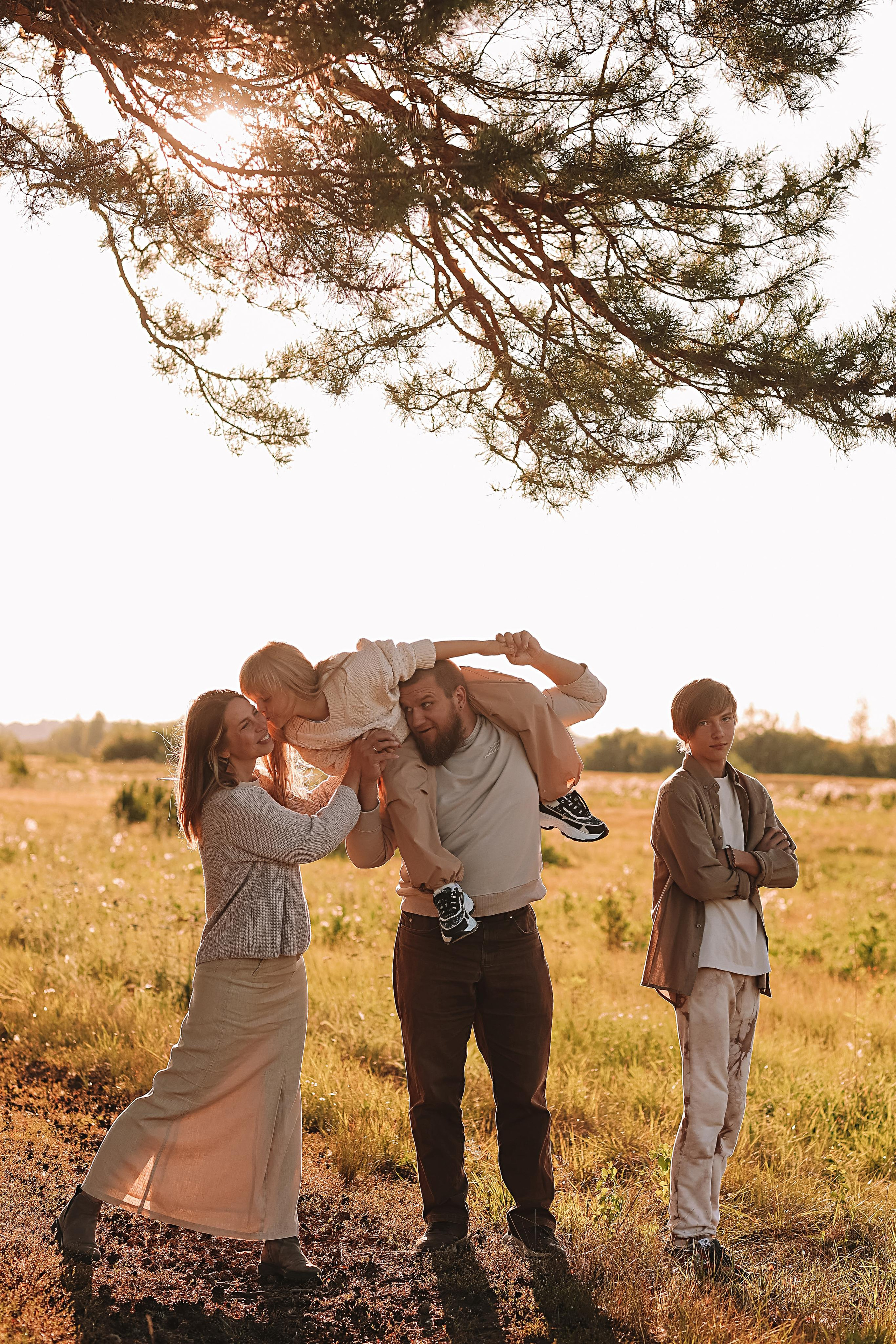 Семейная (каменка). Семейный фотограф Тюмень, фотограф на роды Салмина Мария