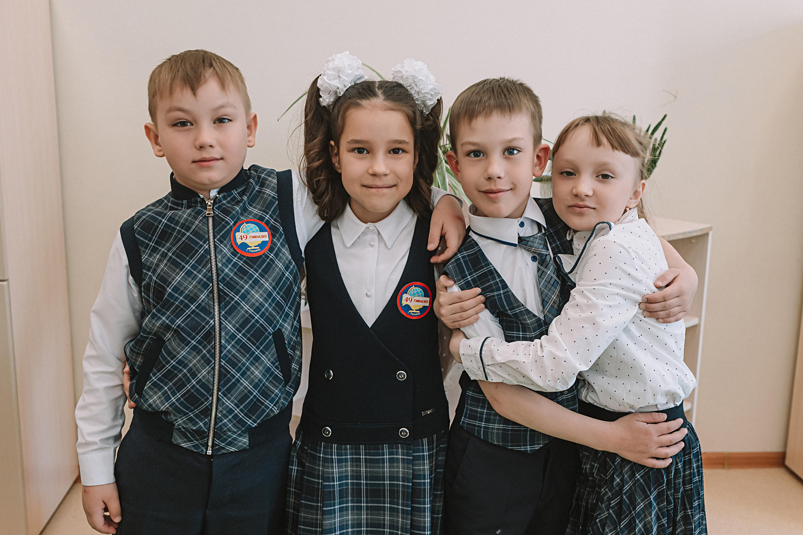 1 класс в кабинете. Семейный фотограф Тюмень, фотограф на роды Салмина Мария