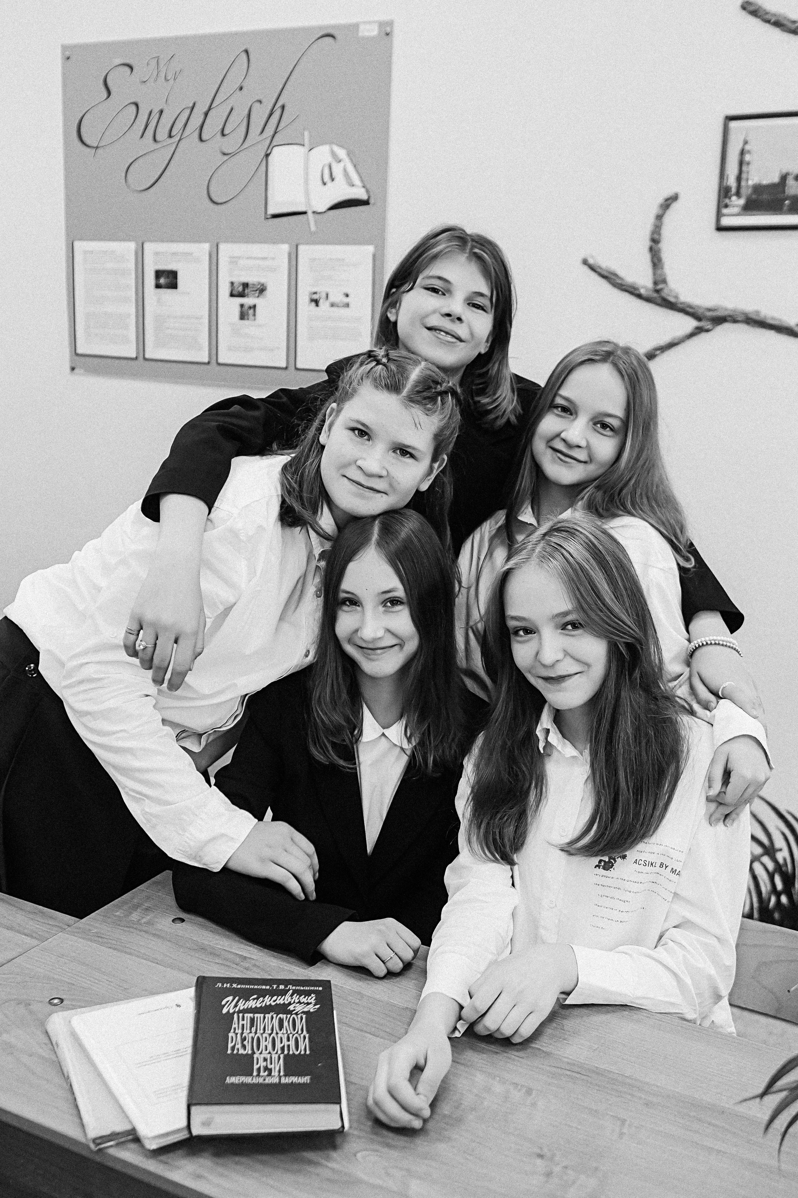 7 класс в стенах школы. Семейный фотограф Тюмень, фотограф на роды Салмина Мария