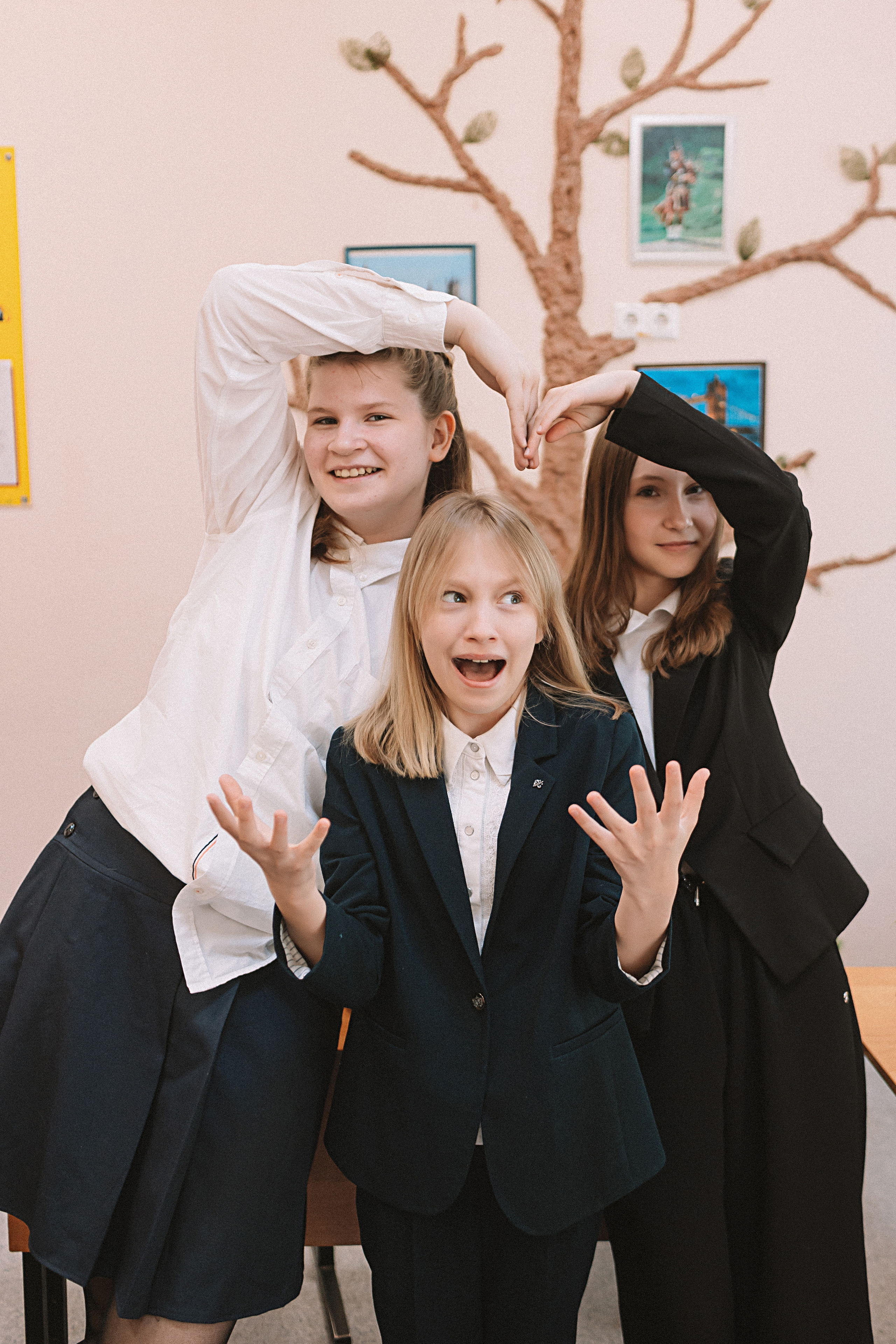 7 класс в стенах школы. Семейный фотограф Тюмень, фотограф на роды Салмина Мария