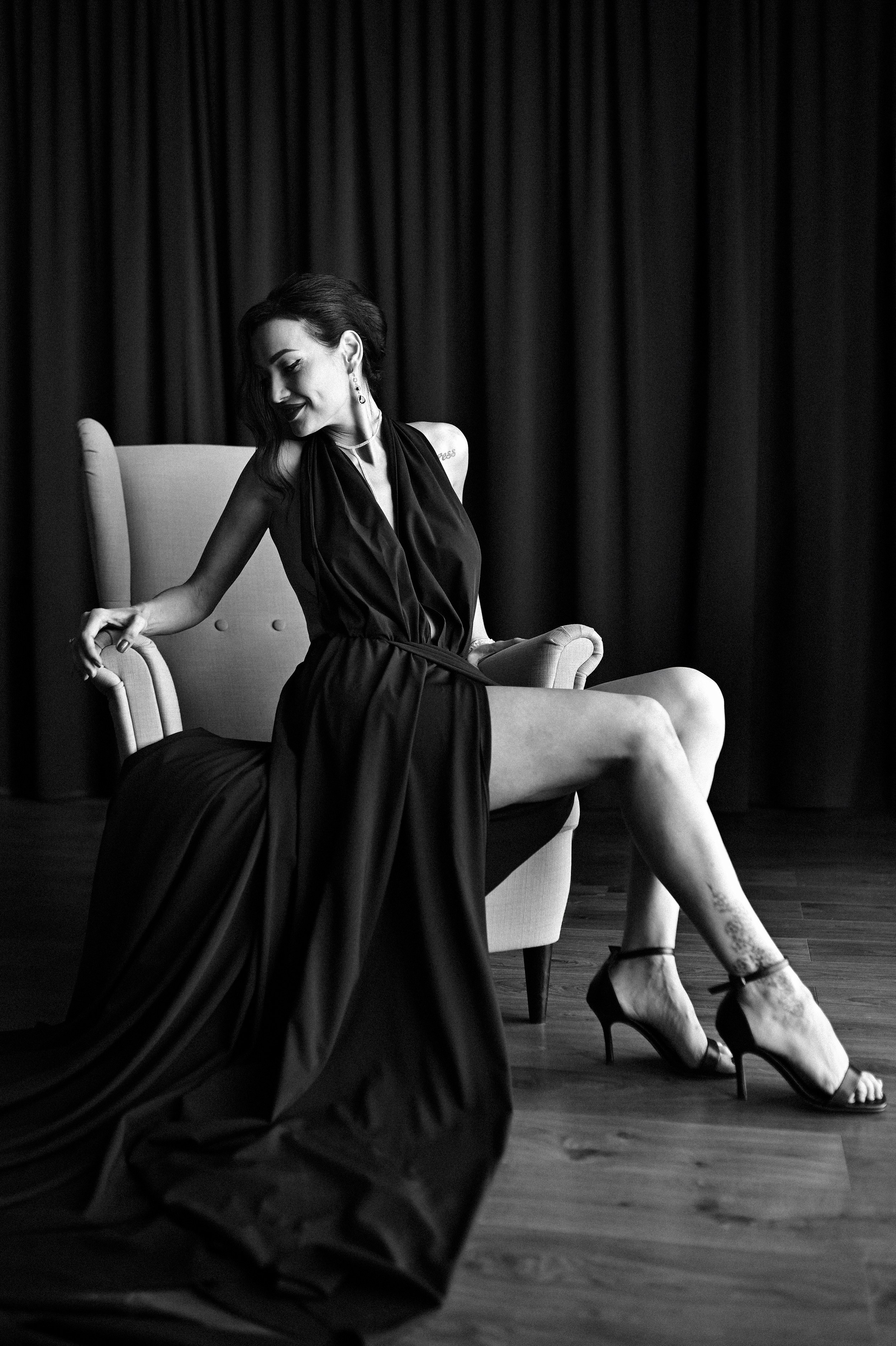 Главная-монохром