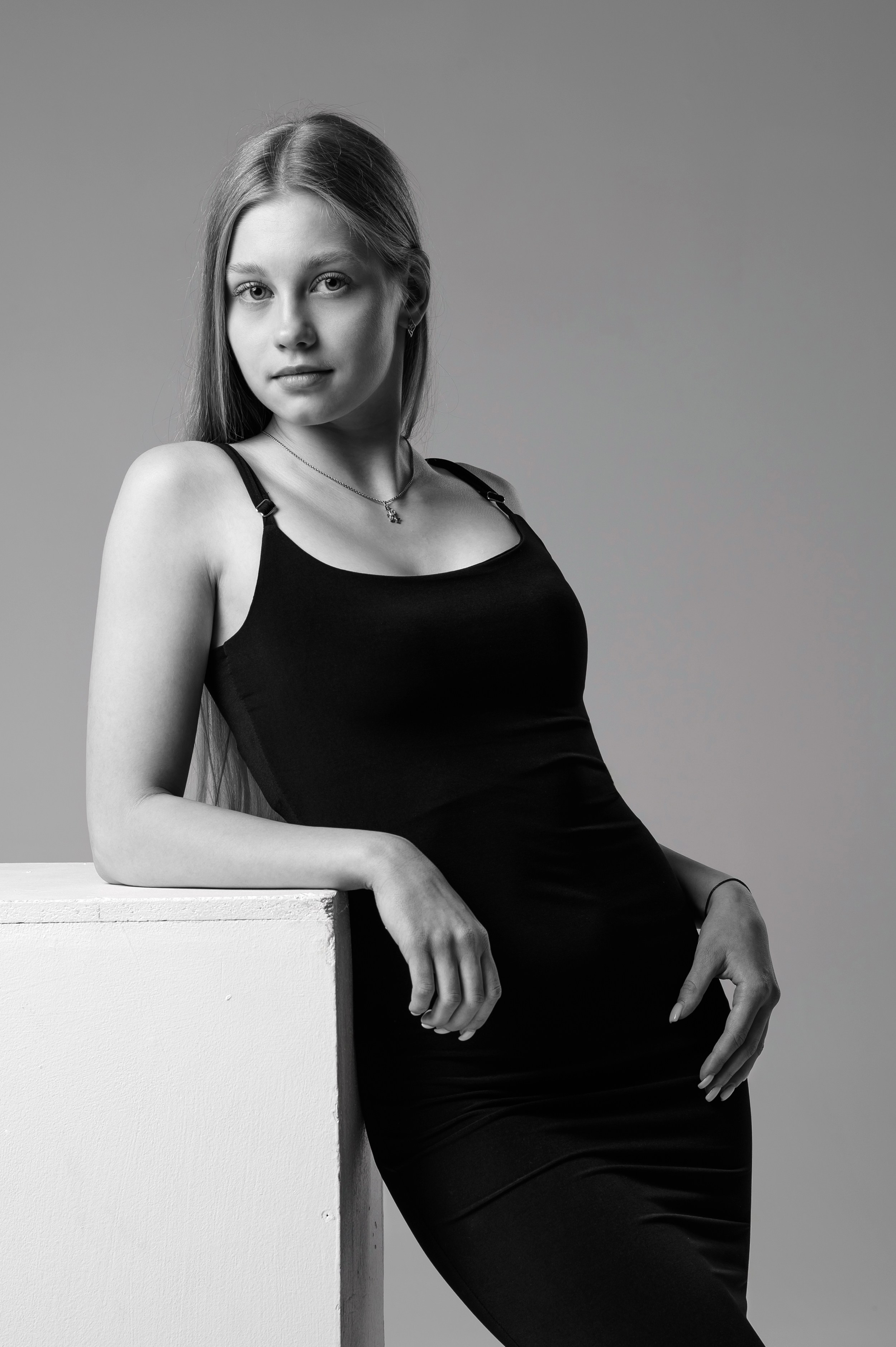 Главная-монохром