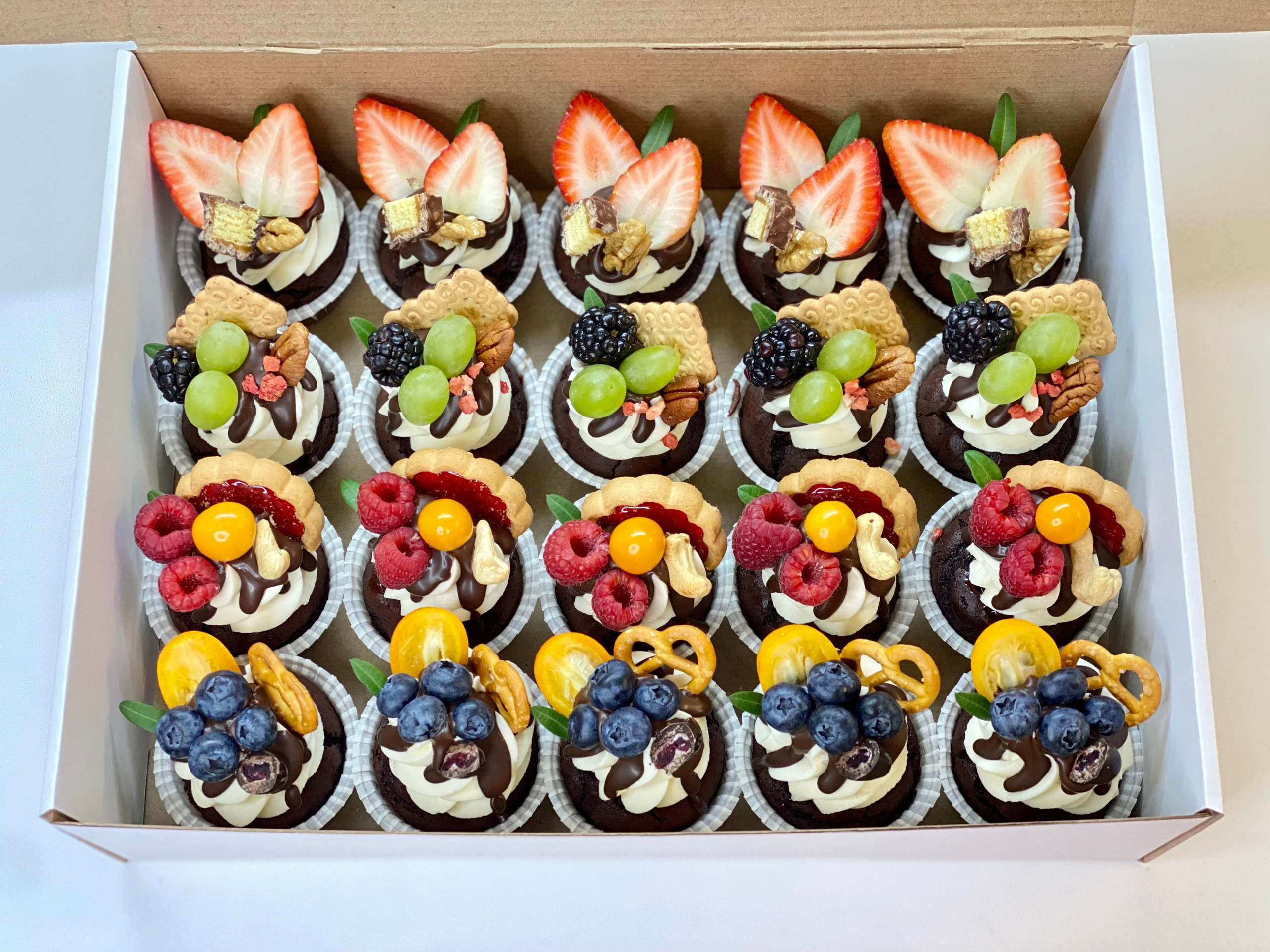 Капкейки фуршетные. Katyasugarsugar капкейки, зефир, торты Москва