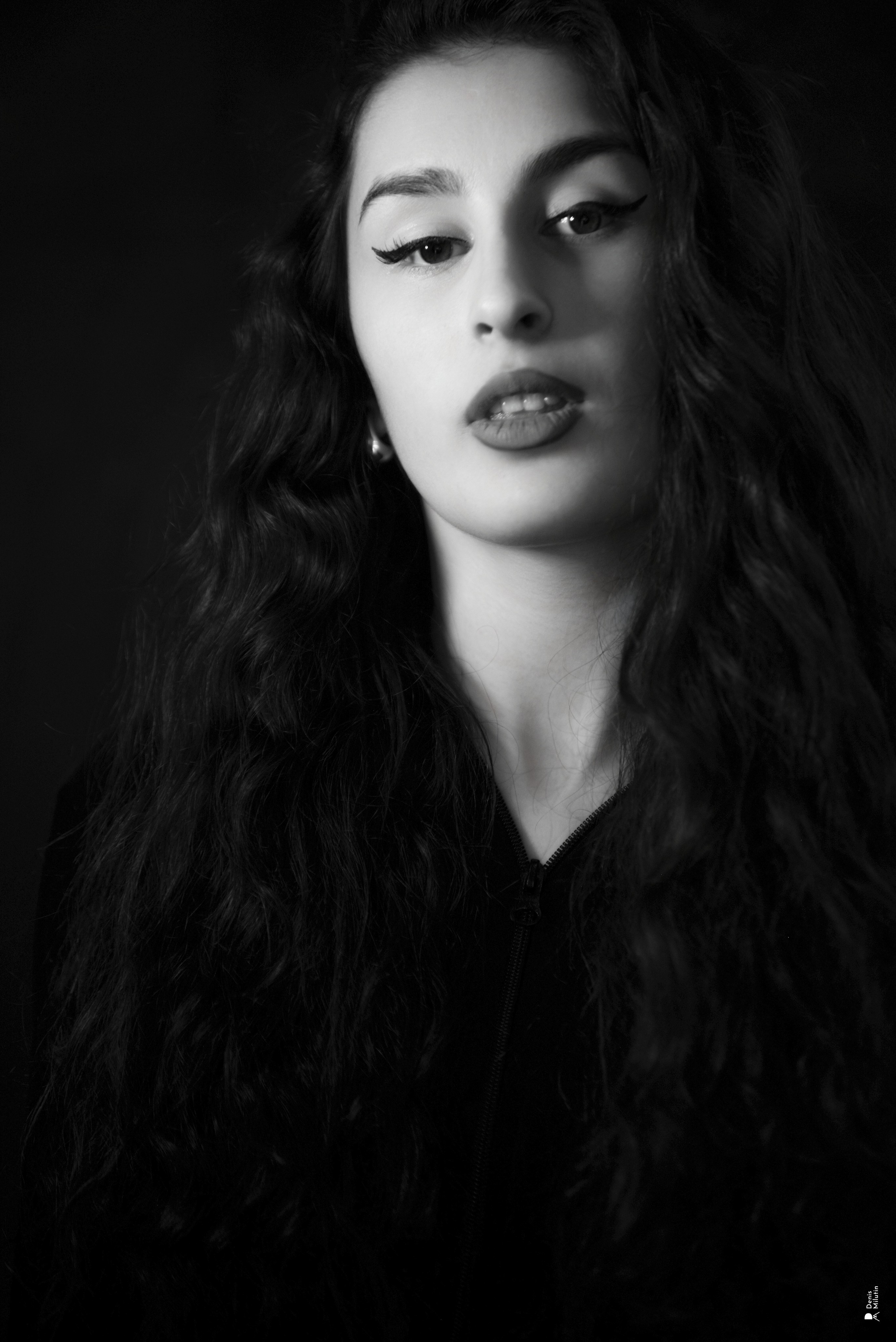 Танцоры лучшие модели — тем более в лучшей фотостудии-салоне платьев. Портретный фотограф Денис Милютин