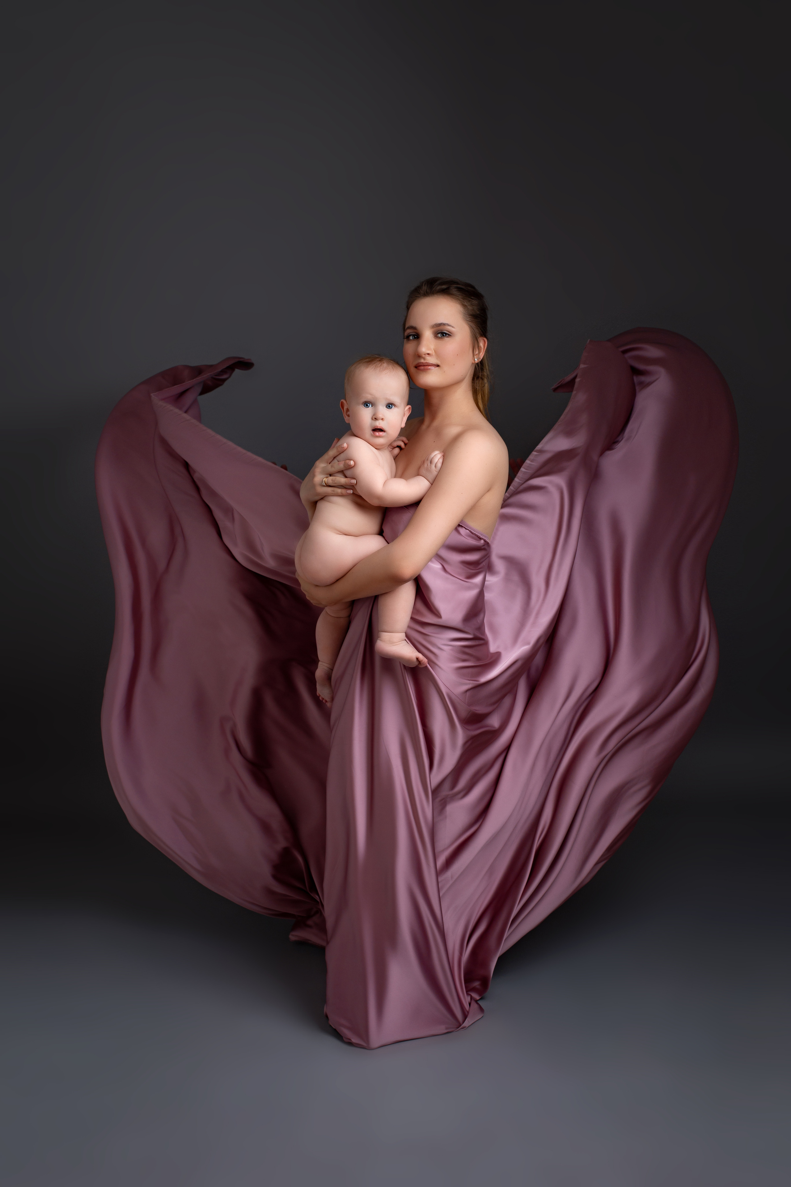 Мама и малыш. Фотограф новорожденных в Рязани  Юлия Блу