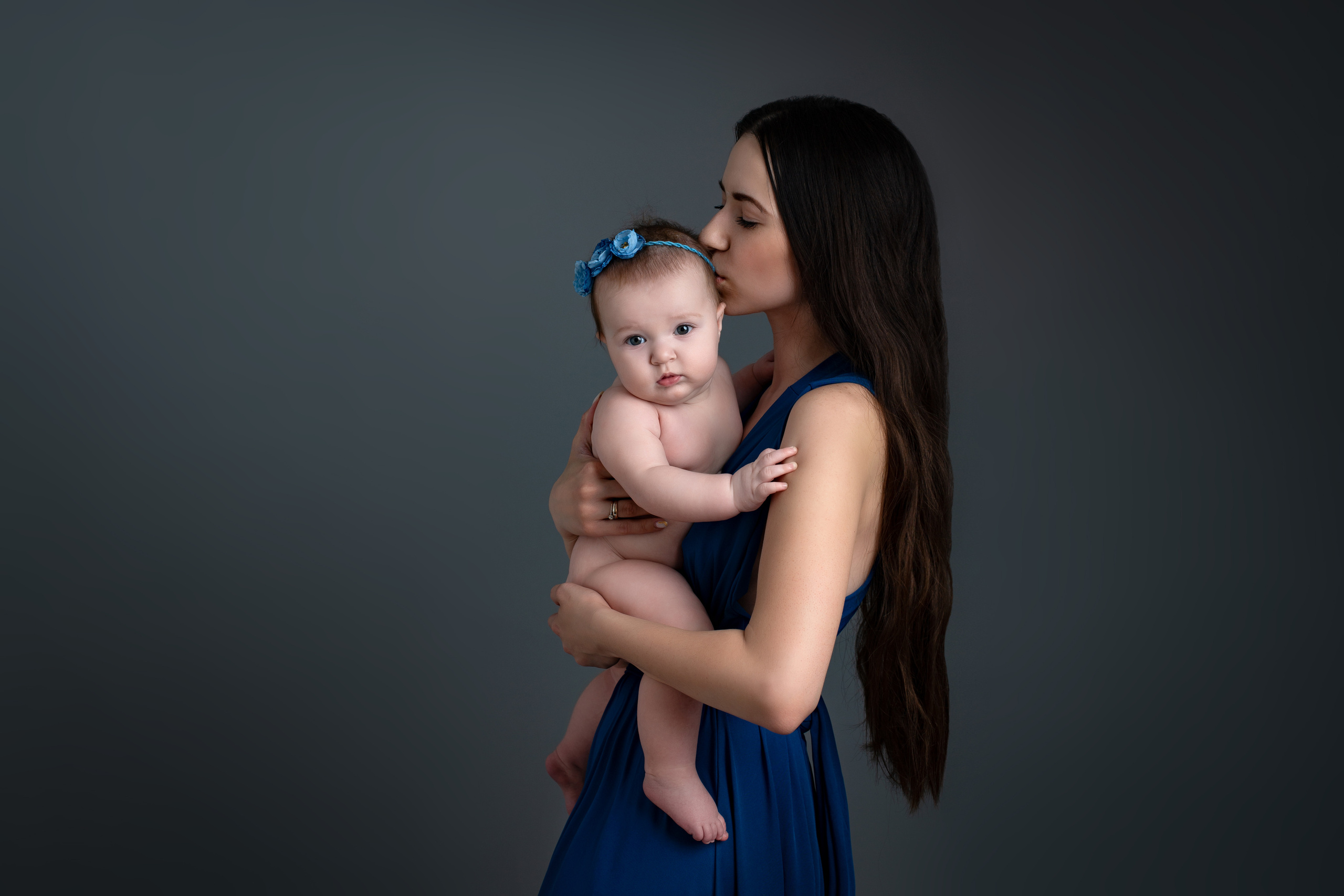 Мама и малыш. Фотограф новорожденных в Рязани  Юлия Блу