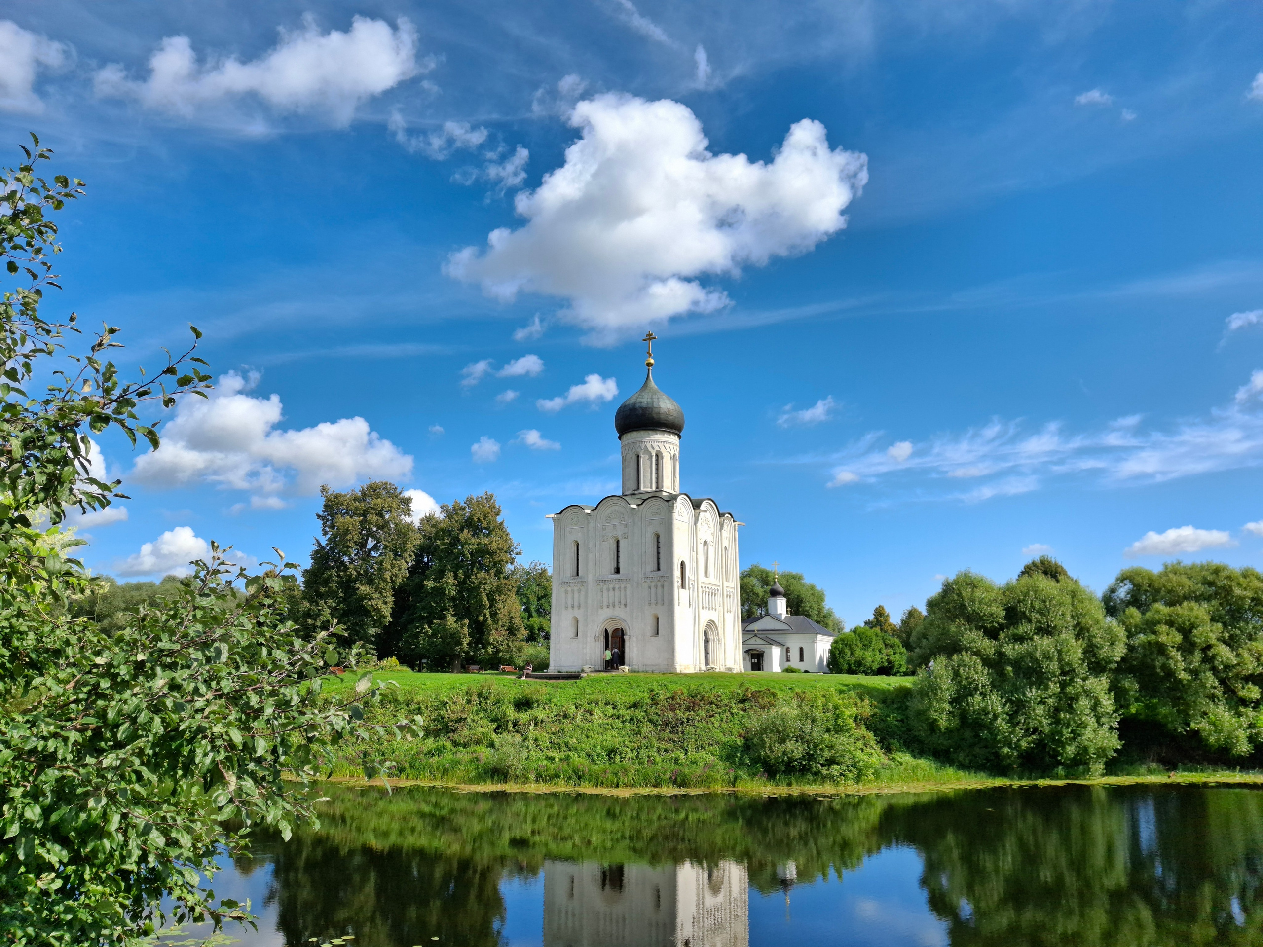Церковь Покрова-на-Нерли. Игорь Жучков. Россия увиденная глазами путешествующего фотографа