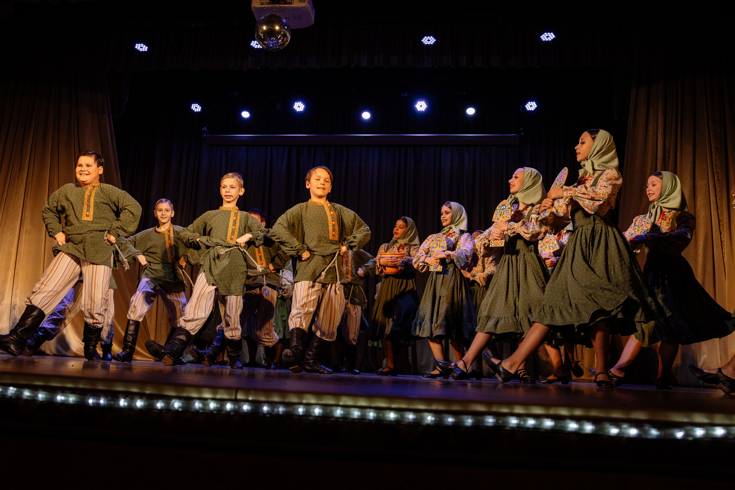 Сибирские узоры ДК Ефремова. Фотограф Юлия Мальцева