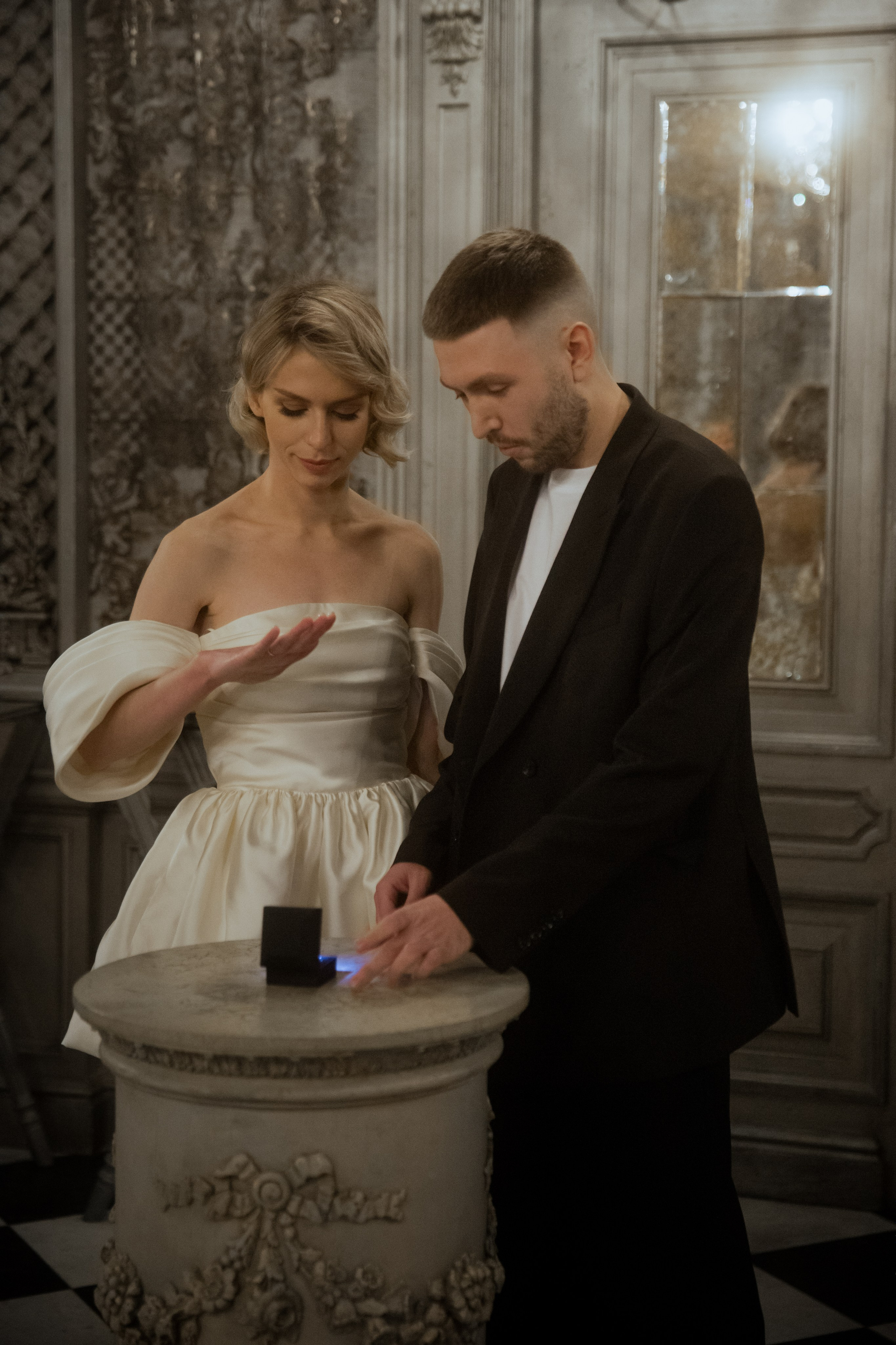 Анна и Никита, роспись и прогулка в Москве. Фотограф в Москве Екатерина Черненко