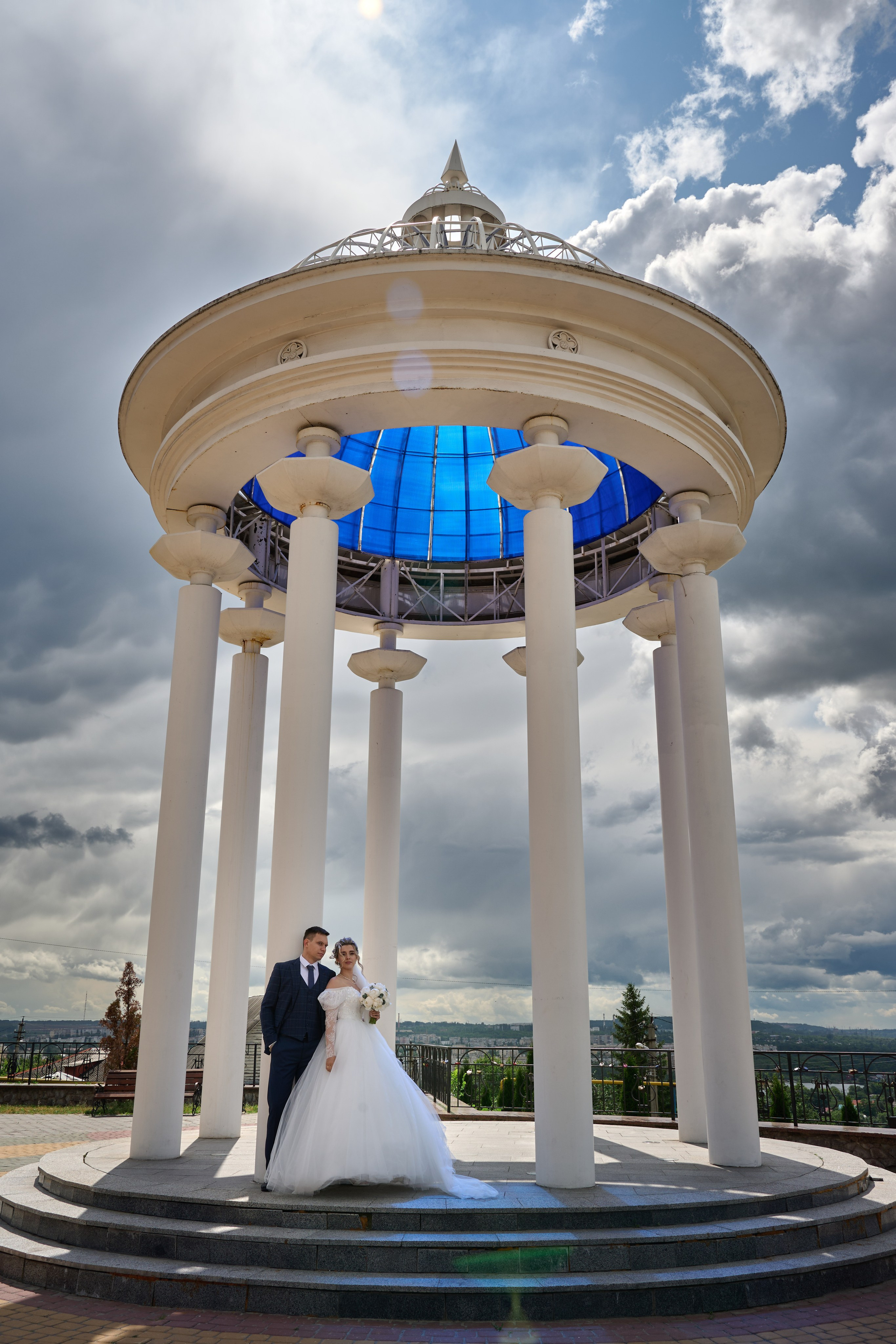 Свадебная фотосессия в Старом Осколе и Губкине. Профессиональный фотограф Старый Оскол, Губкин — свадьба, венчание, крещение, юбилей и день рождения