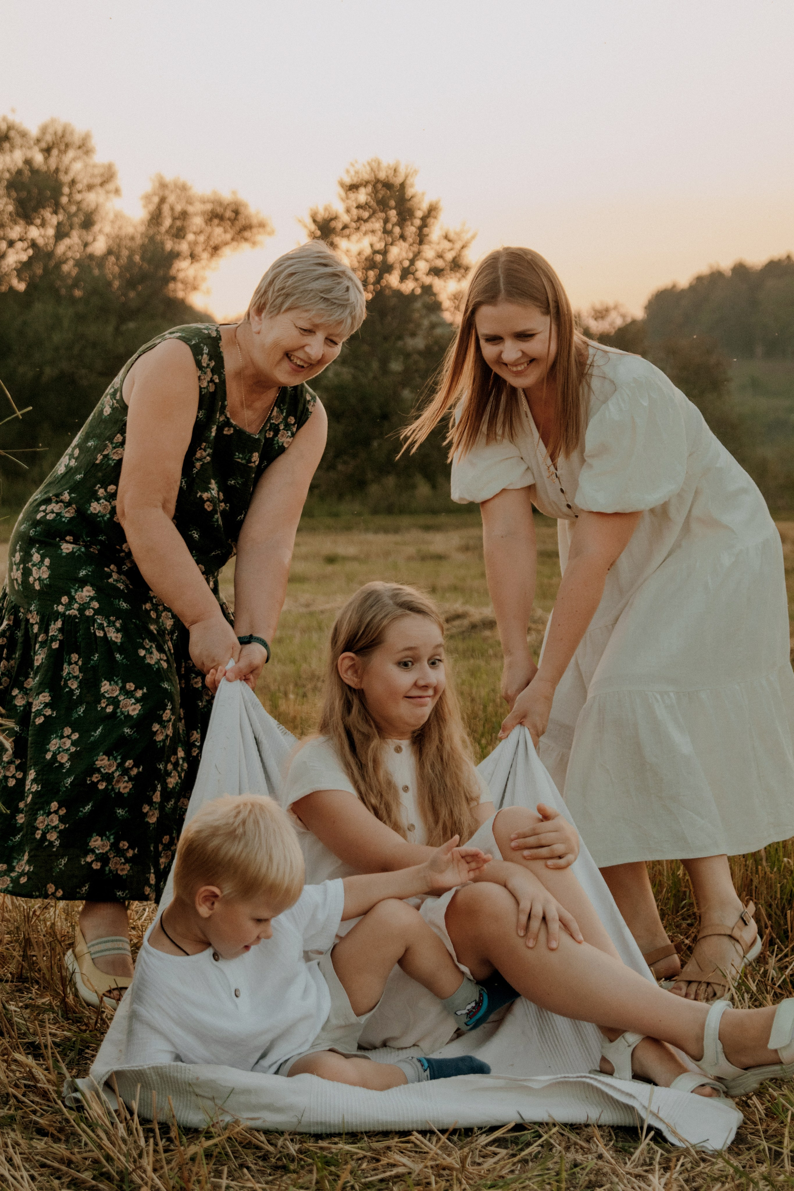 Семья Гафиятовых. Свадебный и индивидуальный фотограф в Суворове Клюева Мария