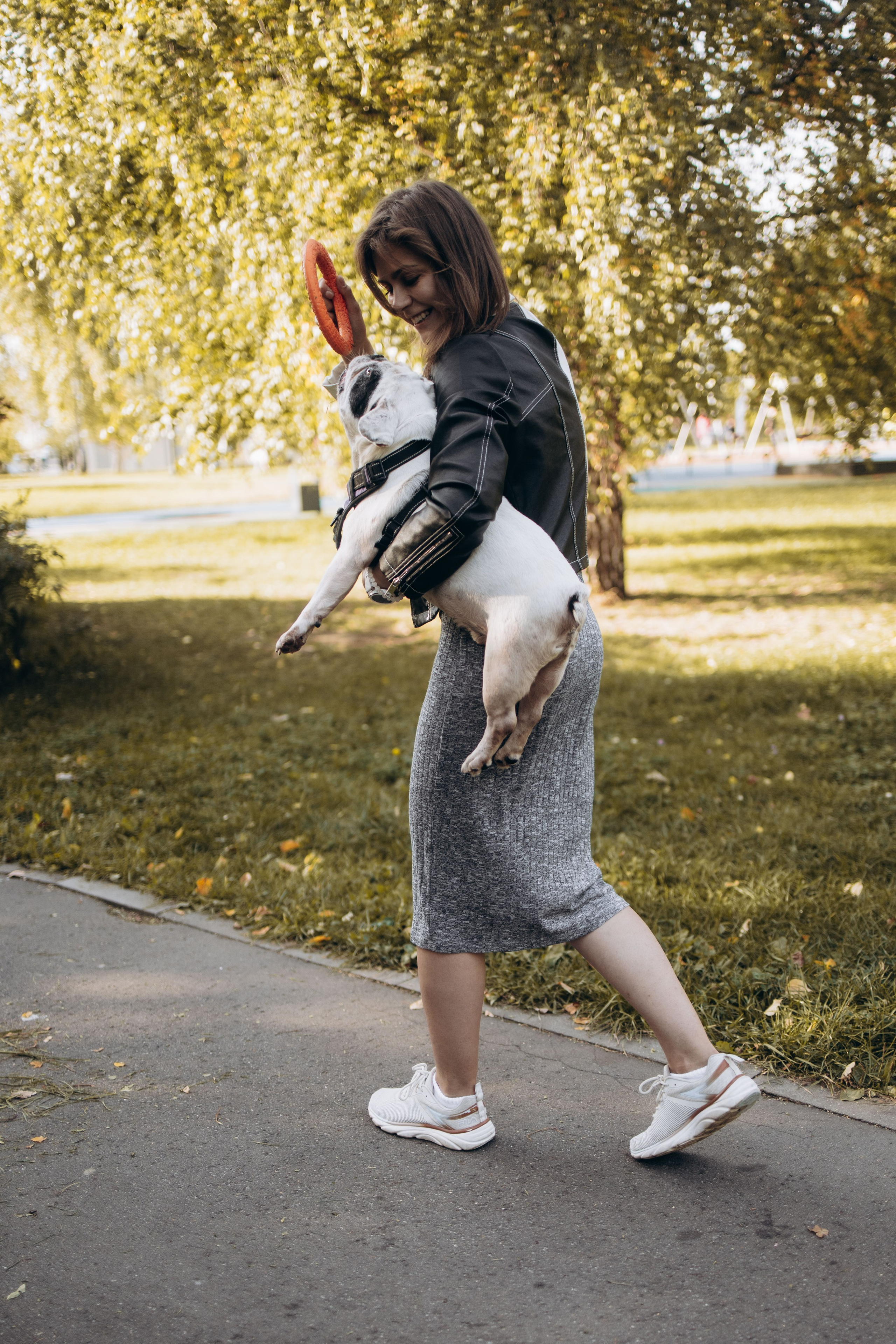 Оля и бульдоги