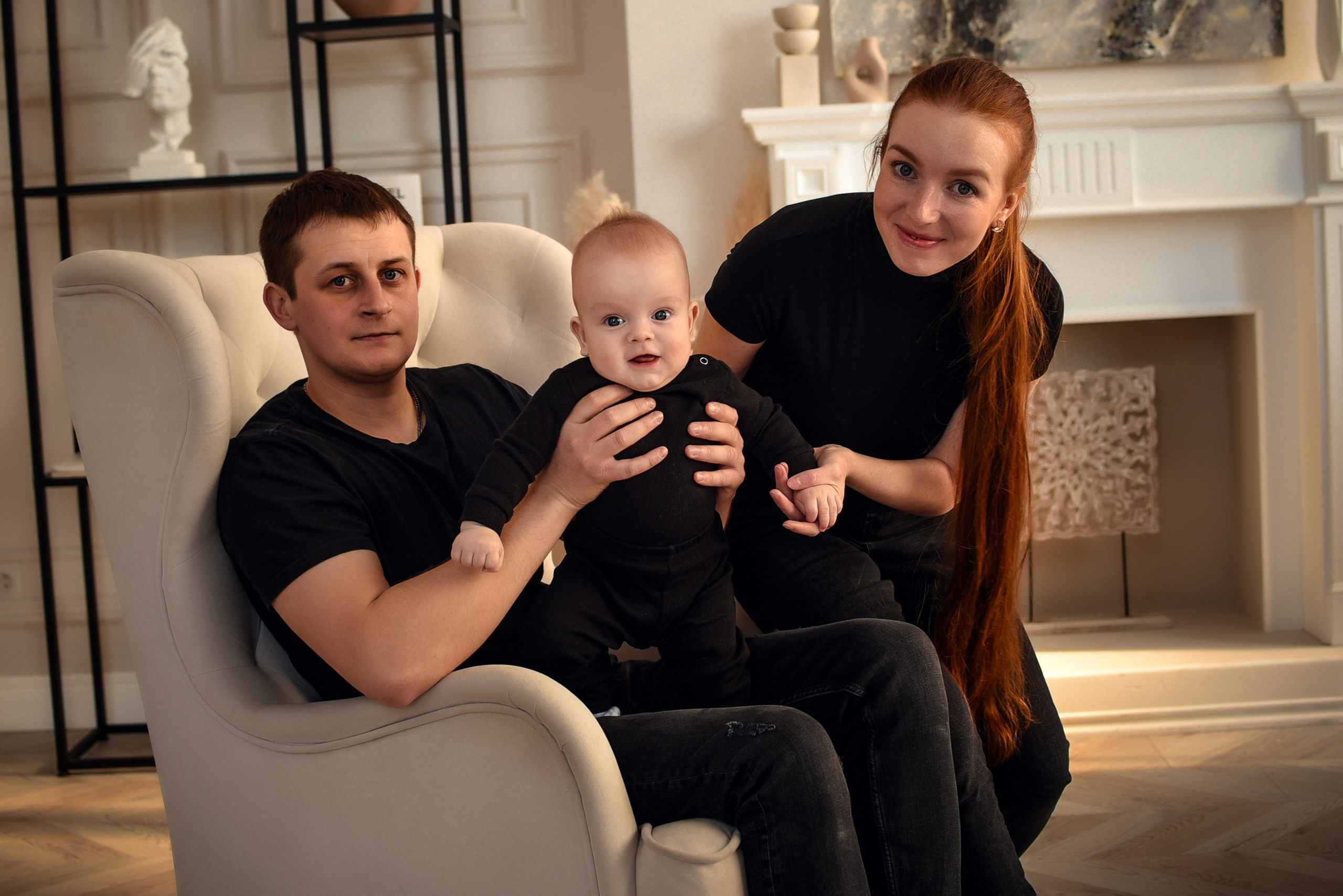 Семейная студийная фотосессия 3. Свадебный, семейный, детский, контент фотограф в Омске Максим Ильин