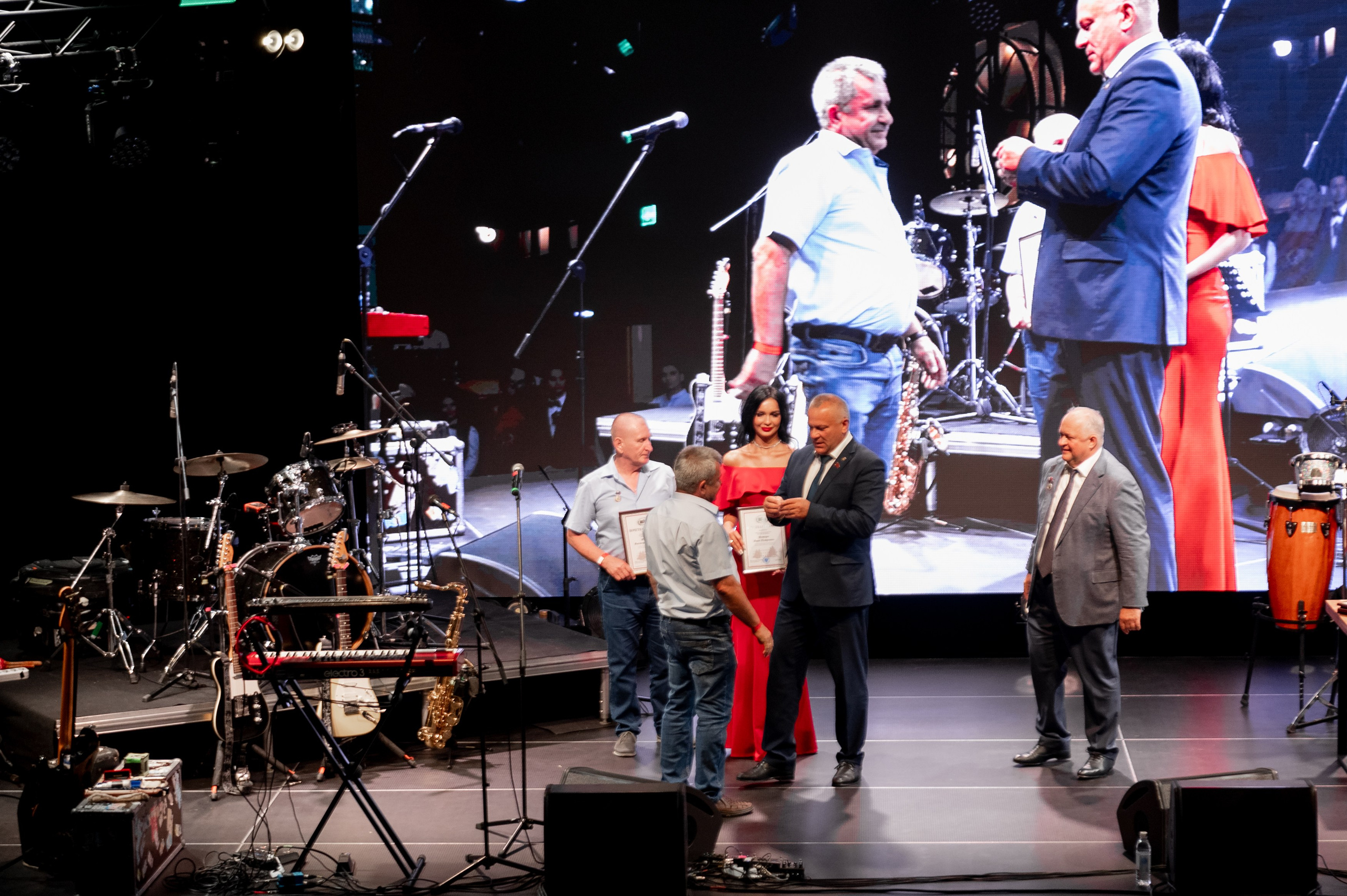 20 лет Дятьково мебель. Свадебный, семейный и репортажный фотограф. Брянск. Эльвира Голенкова