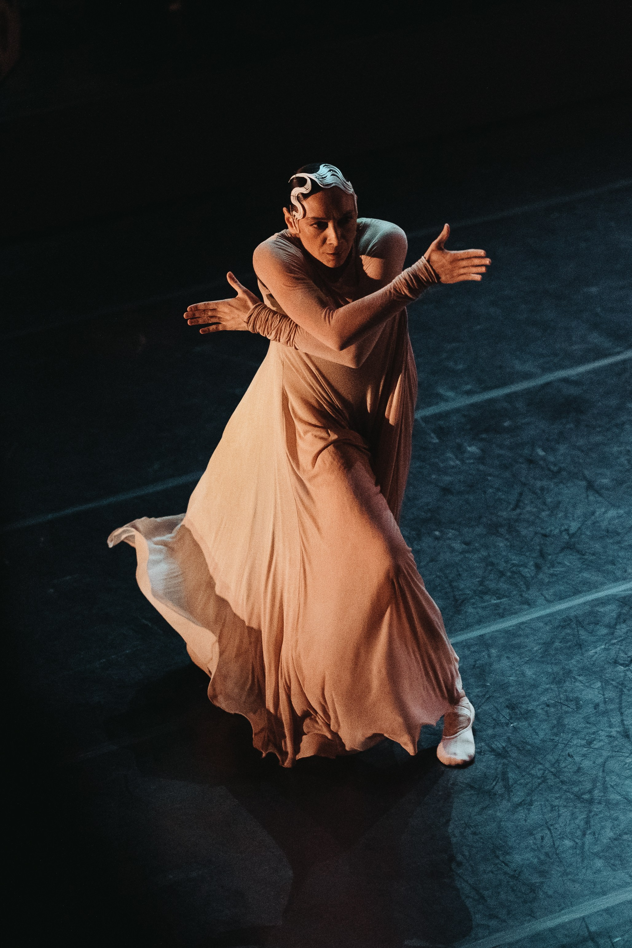 Прима балерины Мариинского театра Диана Викторовна Вишнёва и Дарья Владимировна Павленко в спектакле Дуо хореографа Павла Глухова проект фестиваля Context