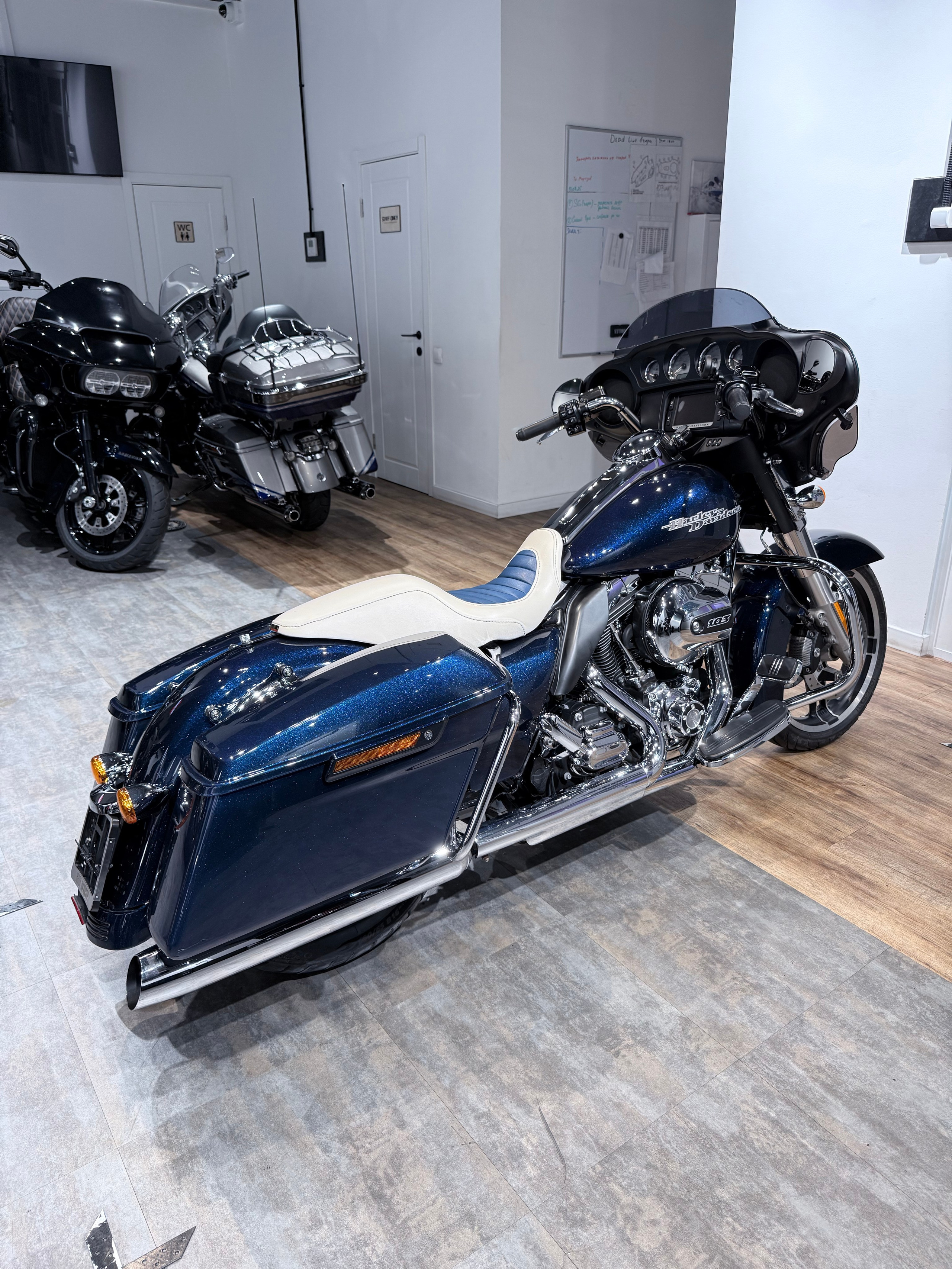 2014 Street Glide 103 ABS. Hello Davidson, Москва. Только хорошие мотоциклы…