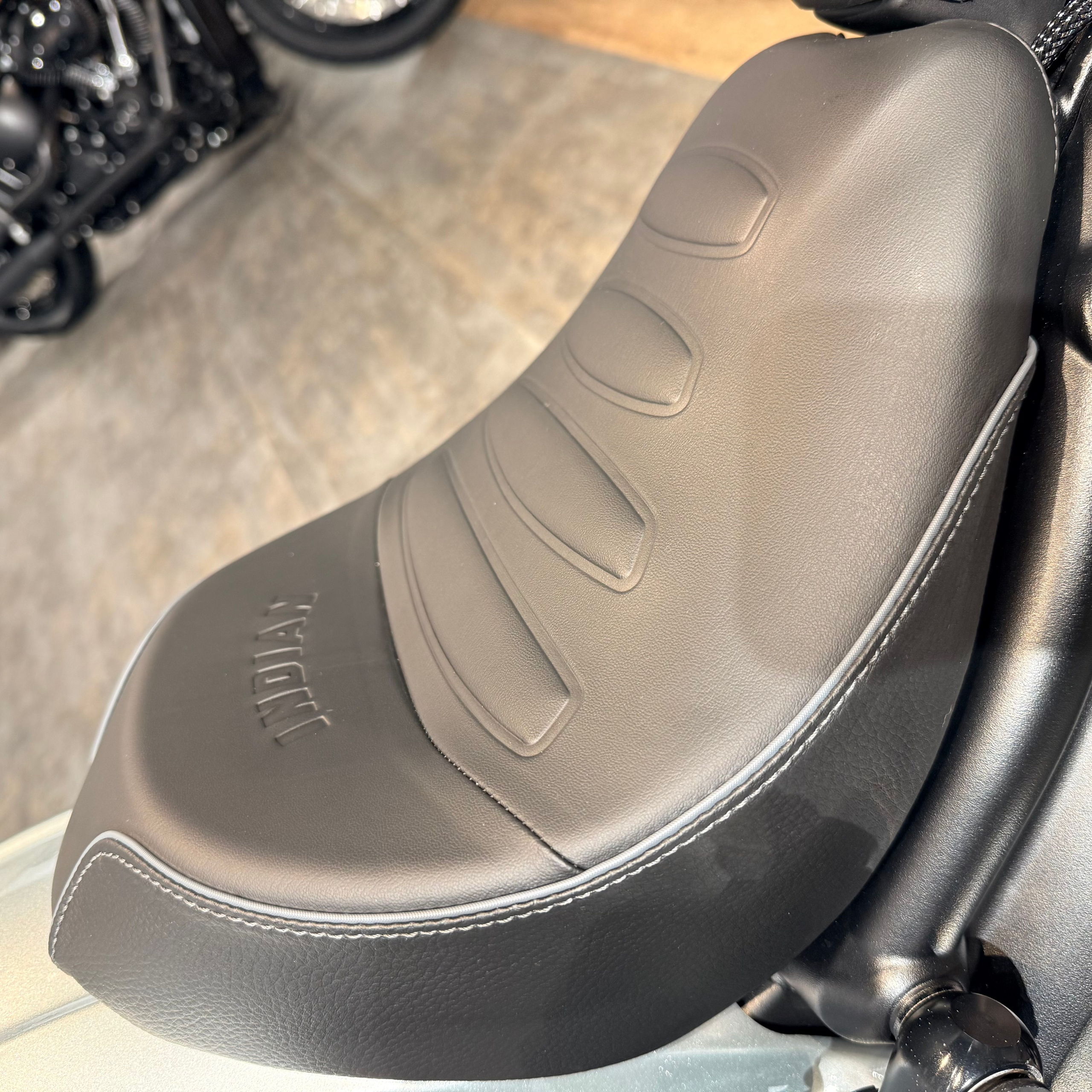 2025 NEW INDIAN Scout Sixty Limited Silver Quartz. Hello Davidson, Москва. Только хорошие мотоциклы…