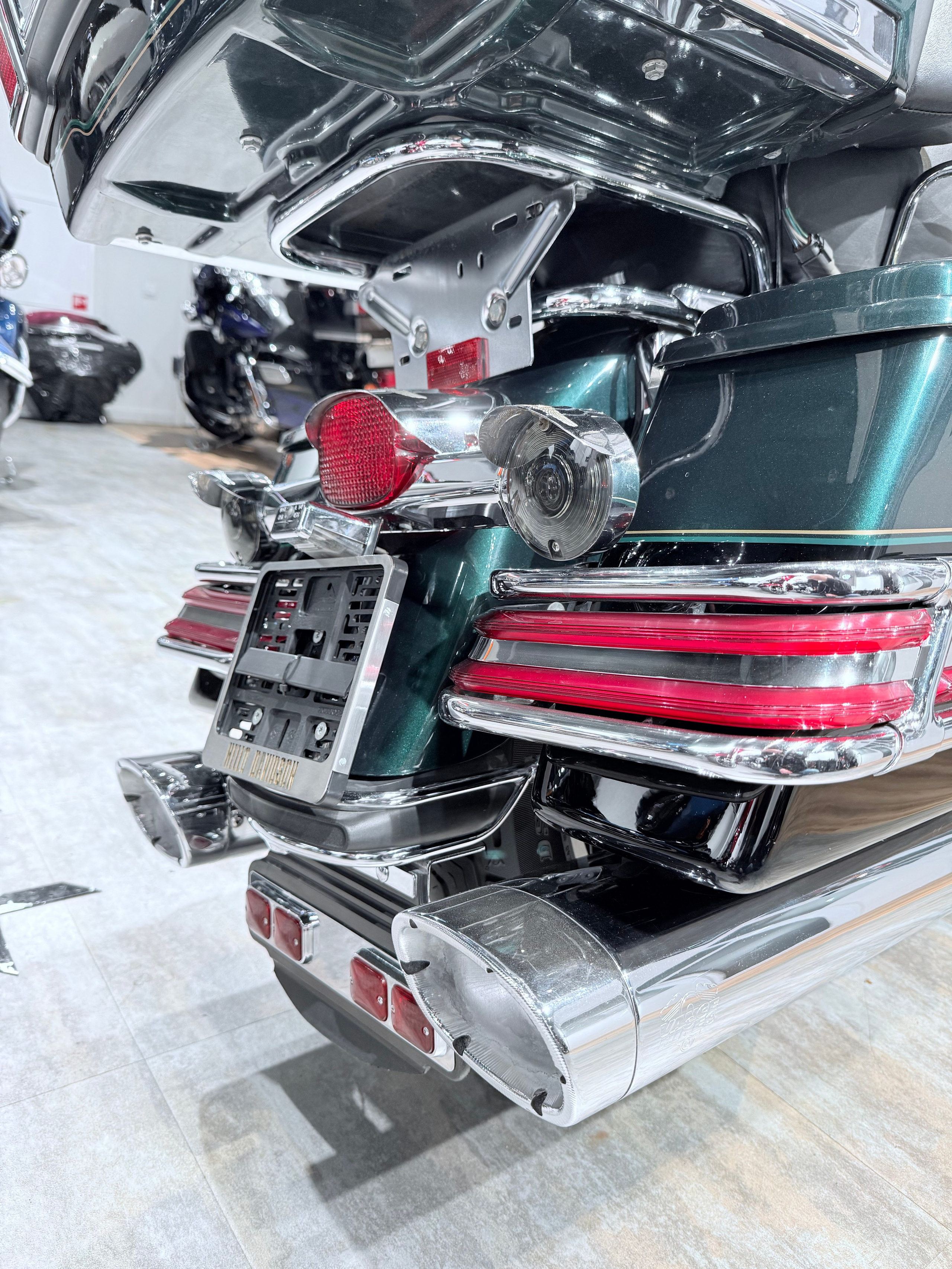 Electra Glide Emerald Green. Hello Davidson, Москва. Только хорошие мотоциклы…