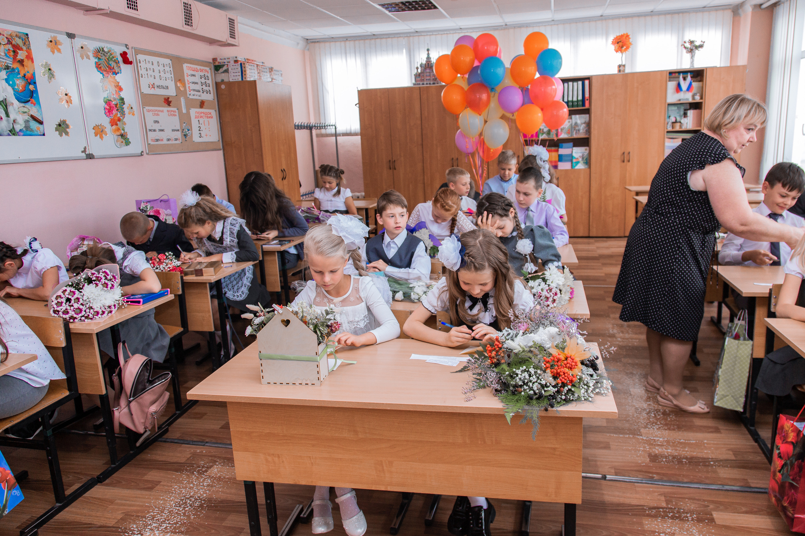 1 сентября для 4 класса. Выпускные альбомы в Подольске Москве и МО